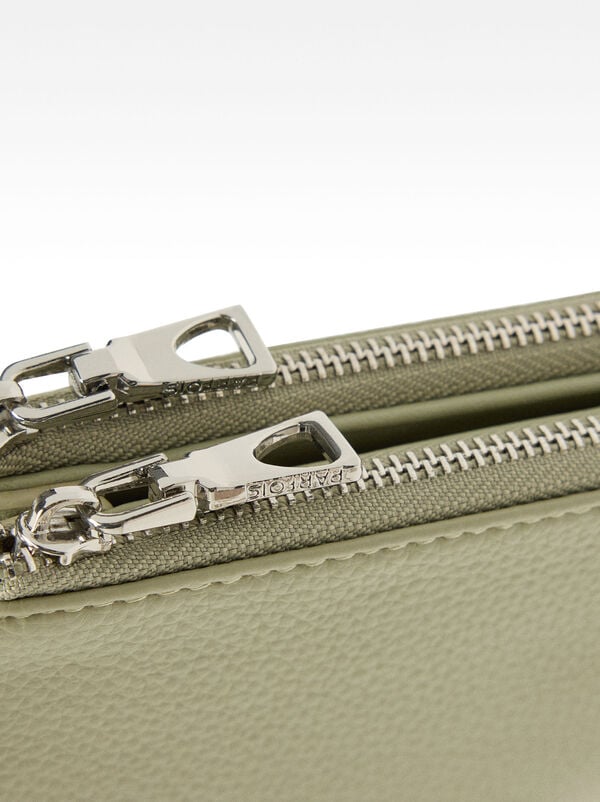 Wallet with textured double closure
