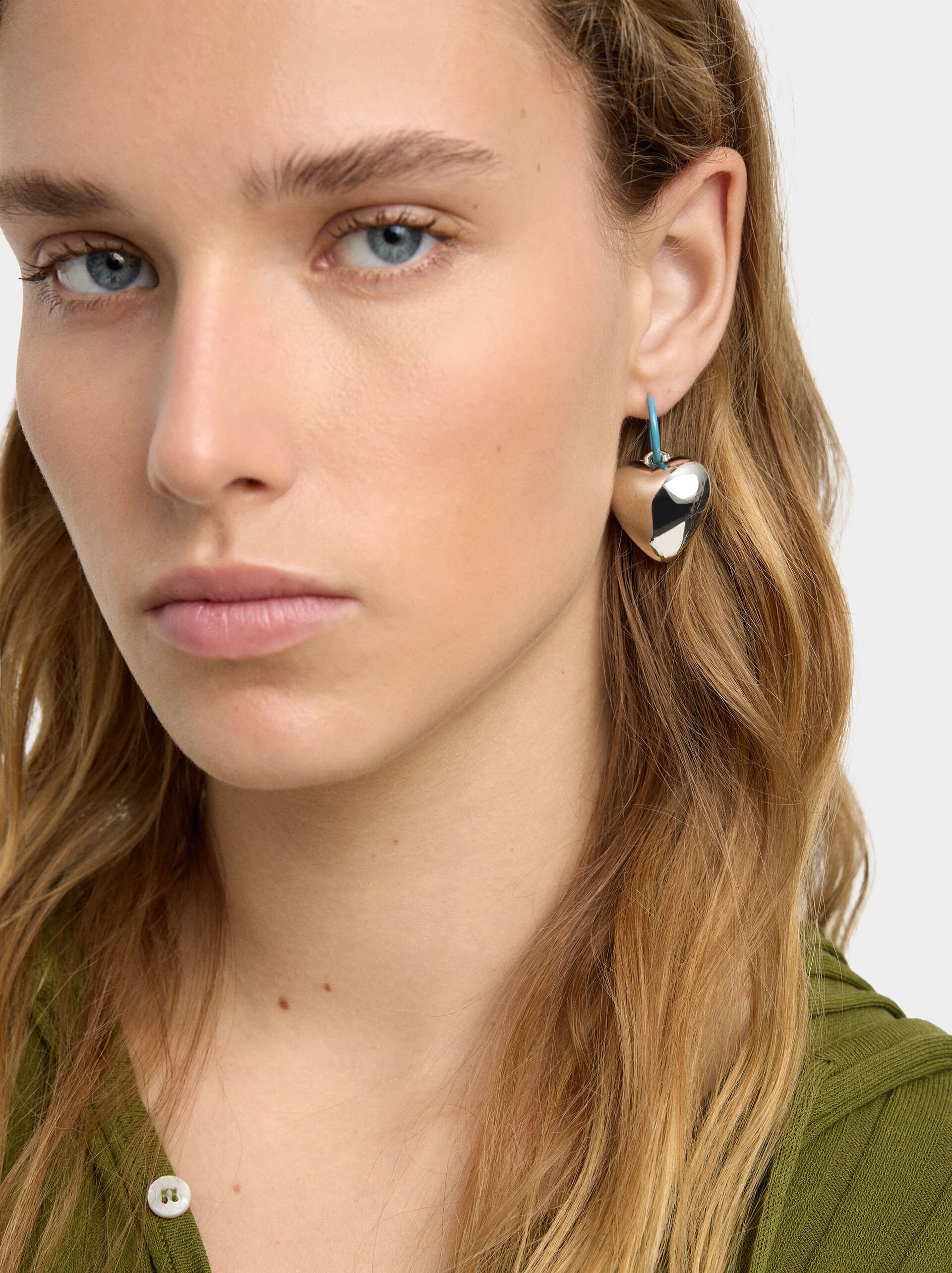 Heart hoop earrings image number 0.0