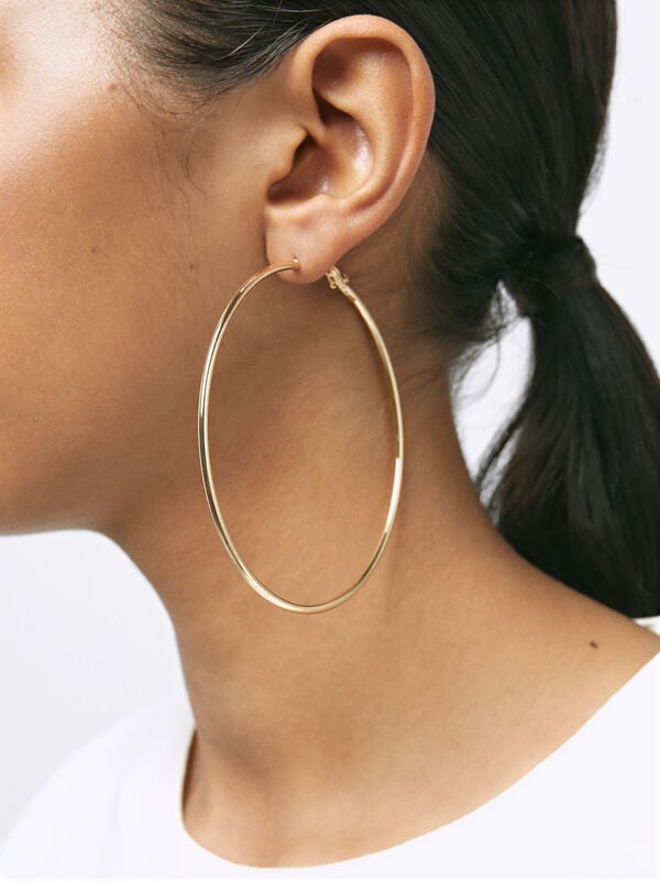 Basic large hoop earrings