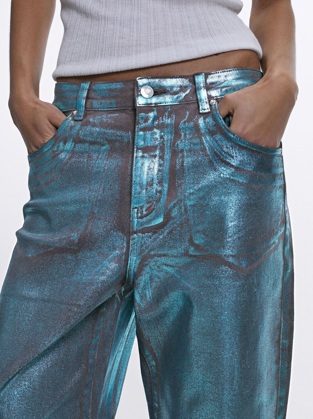 Jeans In Metallic-Optik