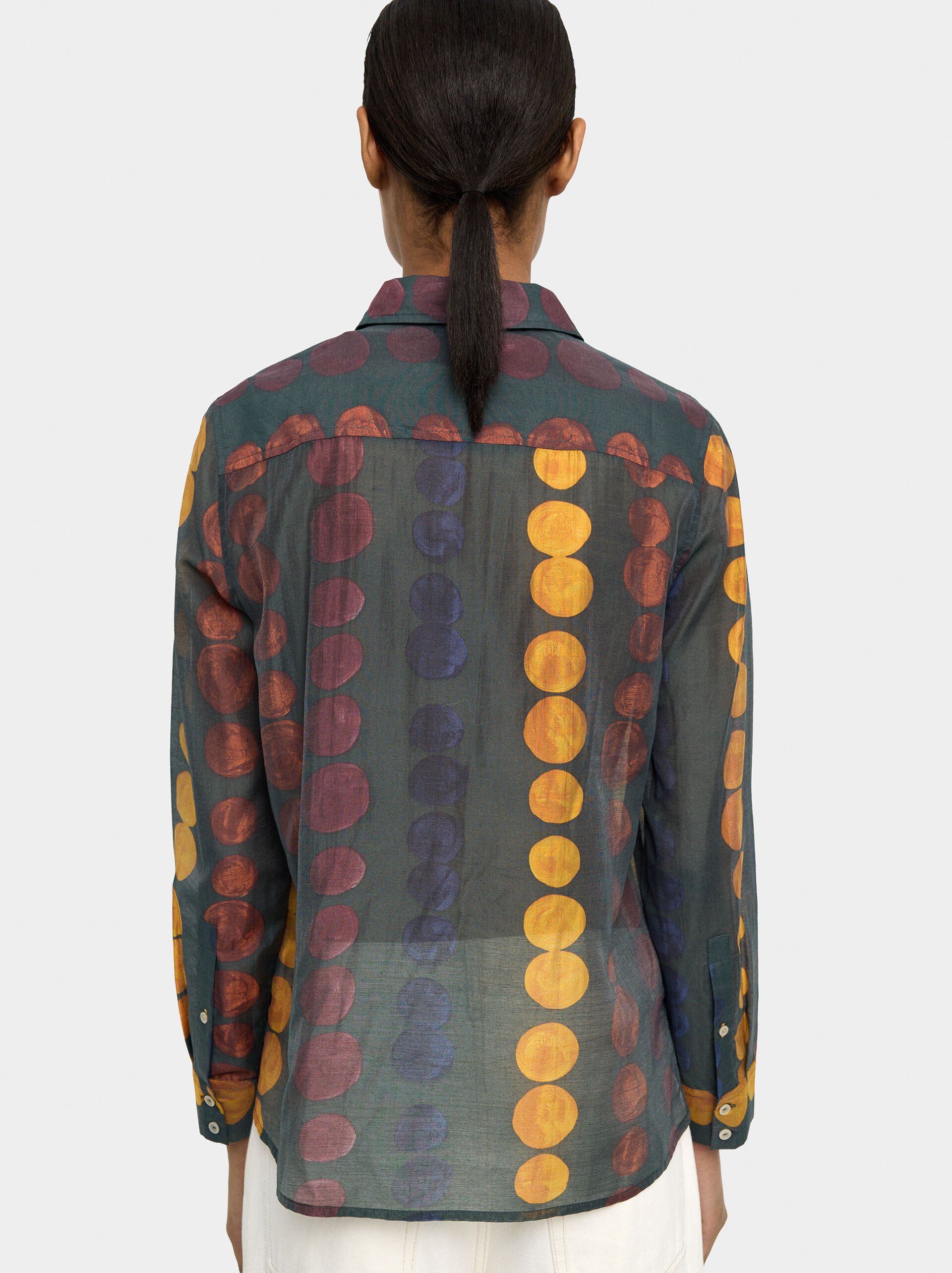 Camisa semitransparente estampada image number 3.0
