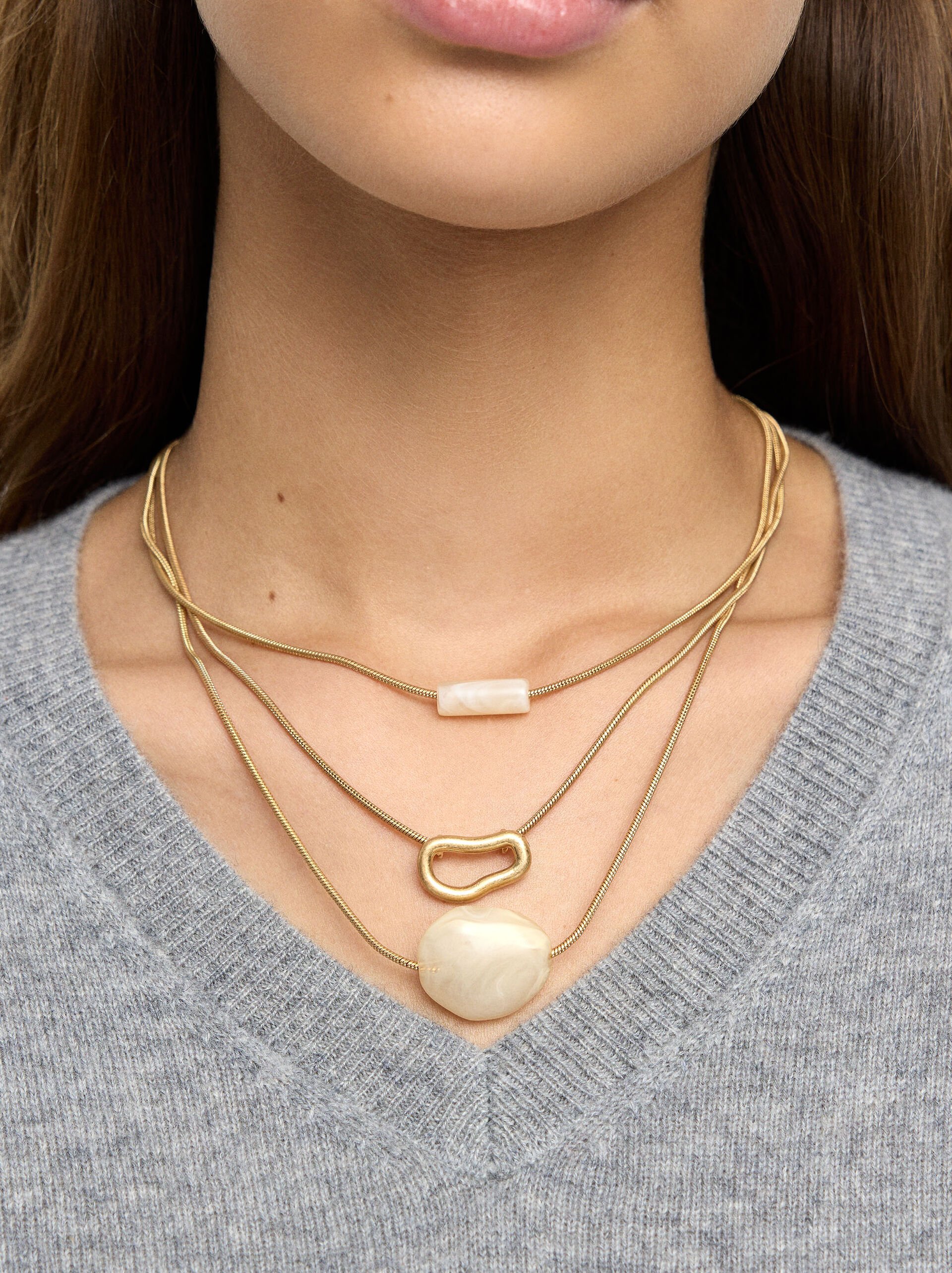 Set de collares pendientes efecto piedra image number 1.0