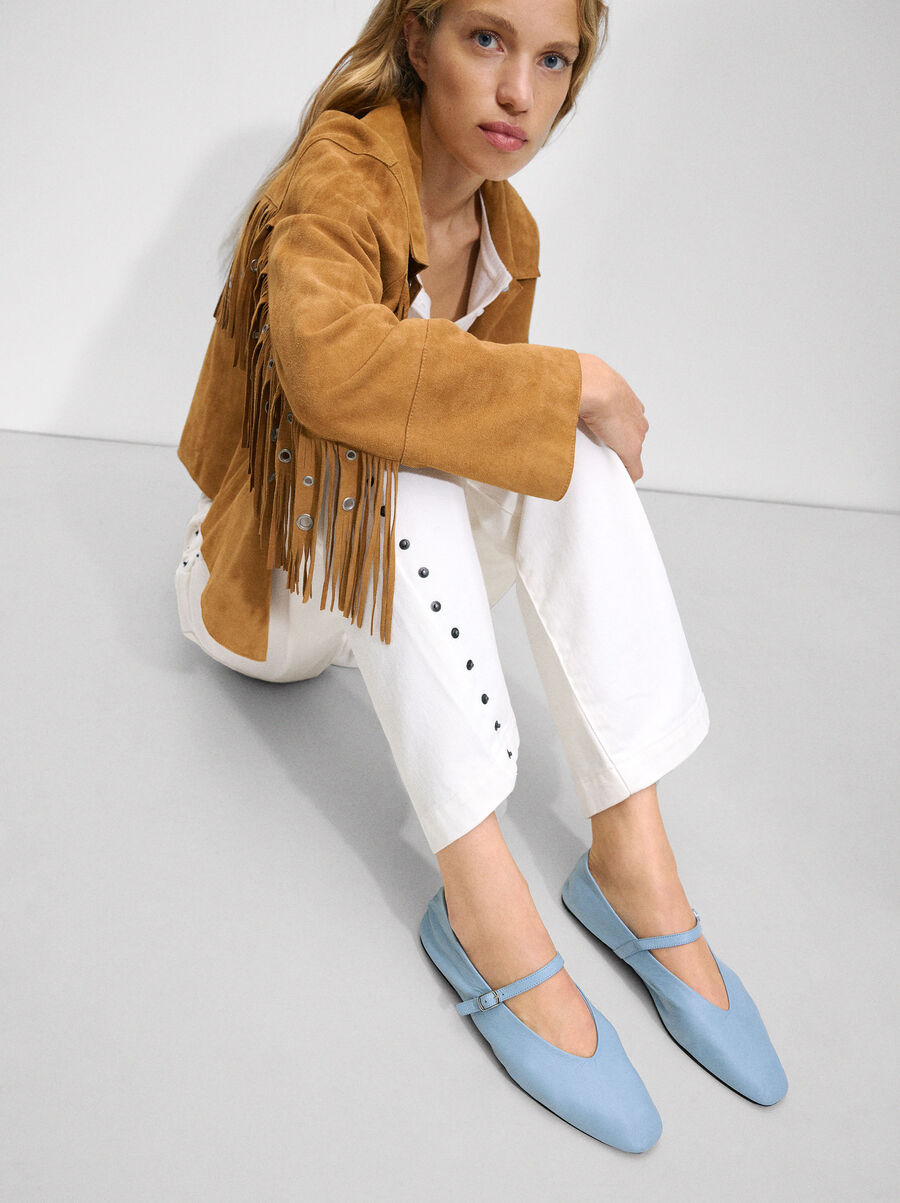 Leather ballet flats with strap and buckle