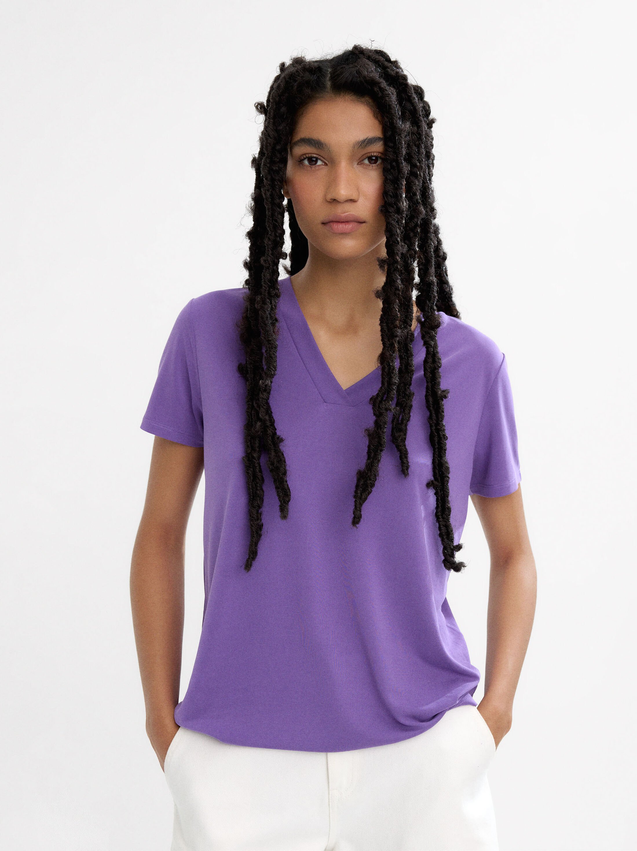 V-neck basic T-shirt image number 1.0