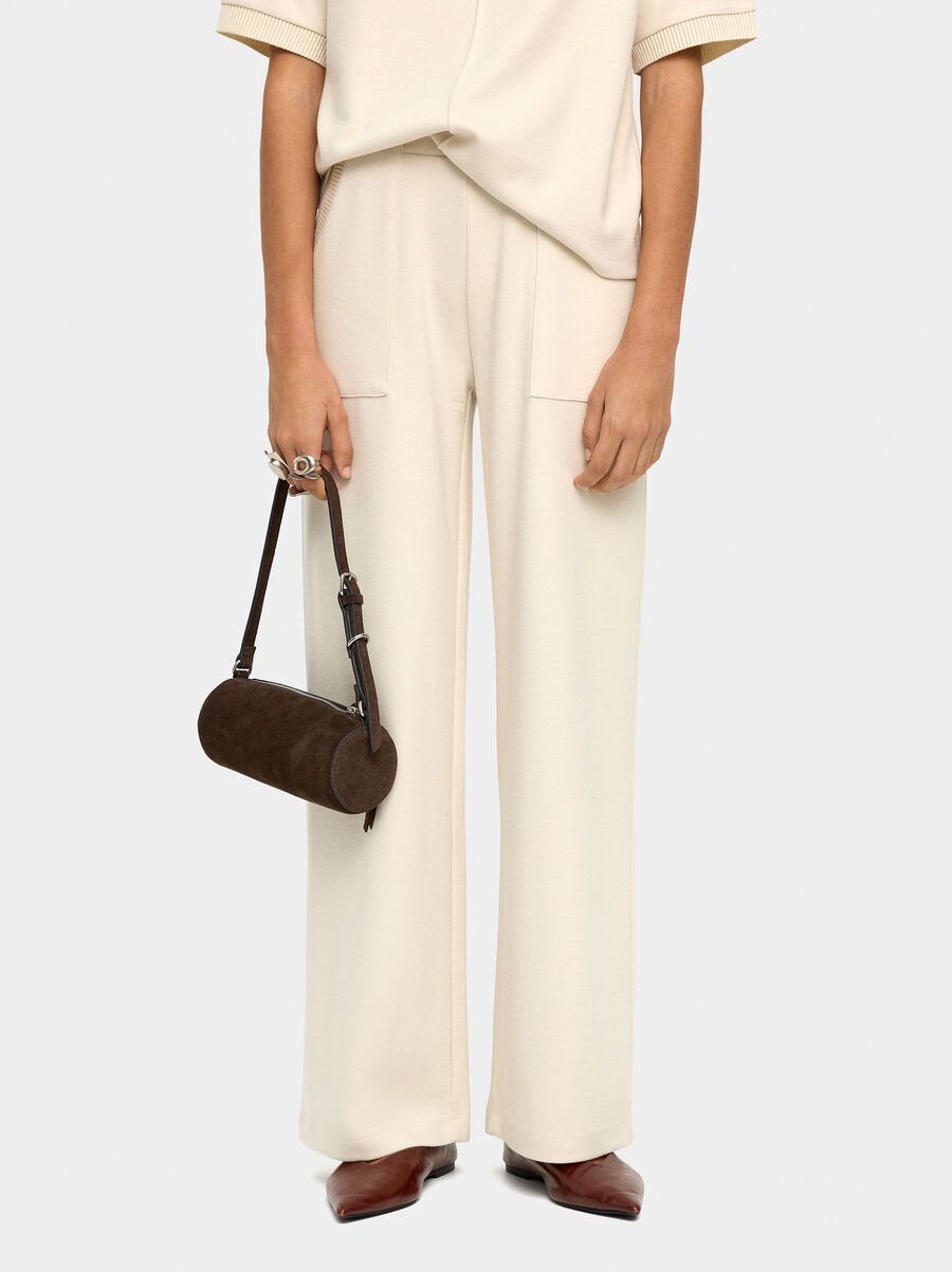 Trousers with pockets and elastic waist