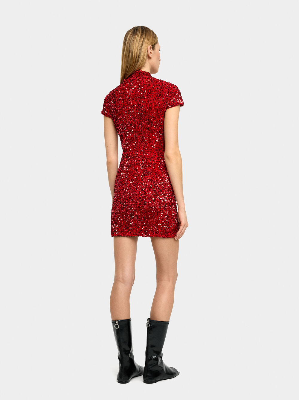 Short dress with sequins