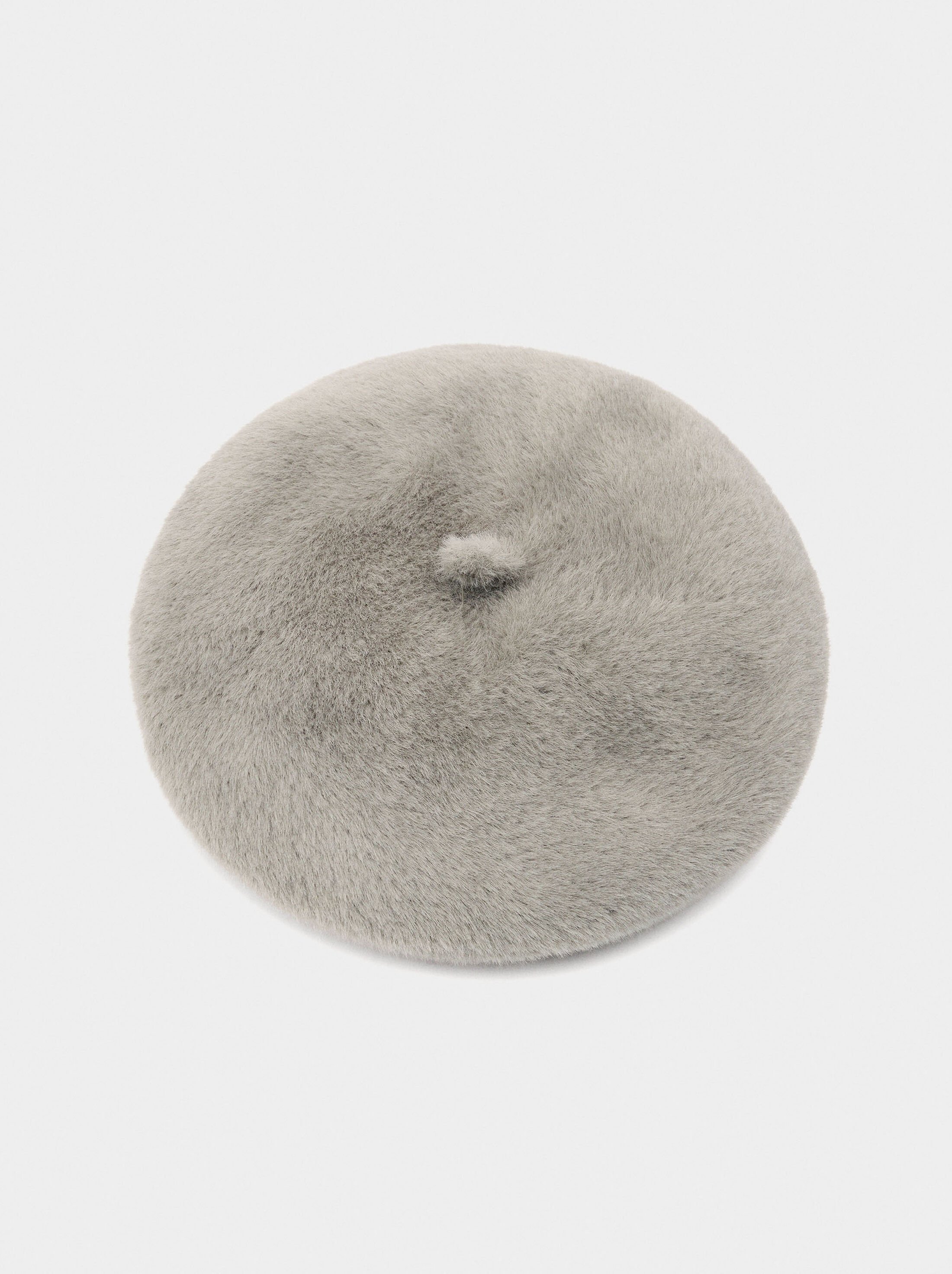 Beret with fur effect image number 2.0