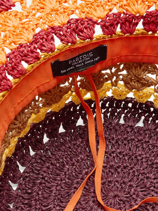 Multicolored bucket hat with straw effect