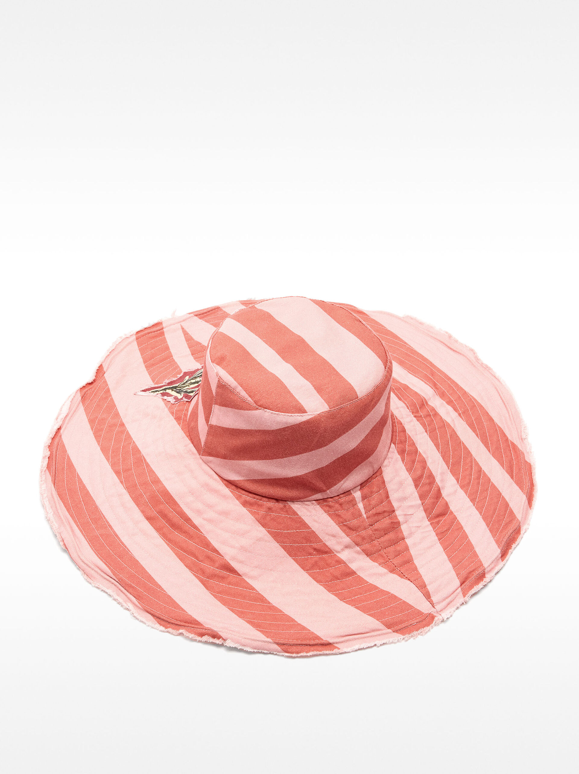 Sombrero tipo bucket a rayas con flor image number 1.0