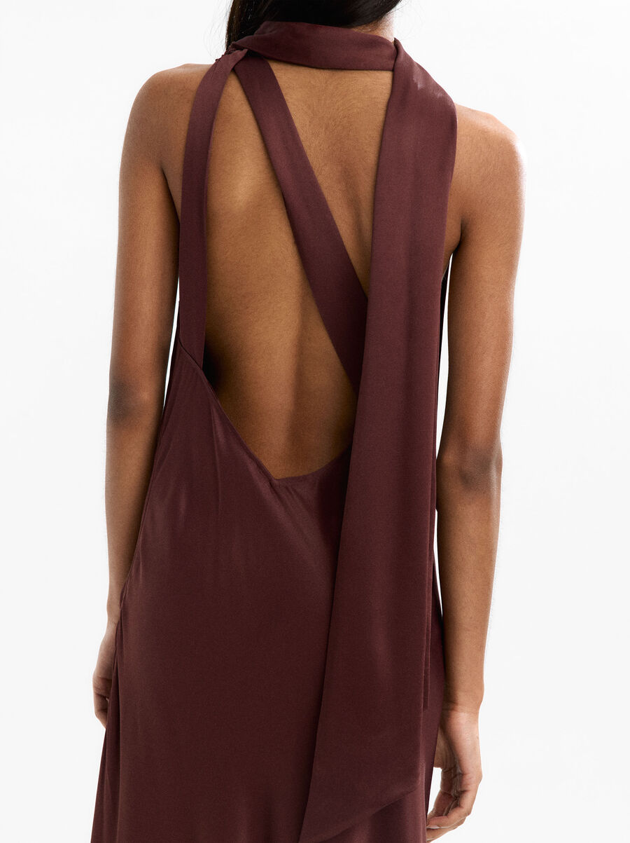 Vestit llarg asymmetric