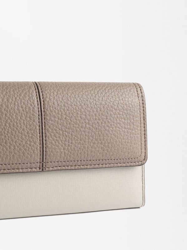 Wallet with flap closure