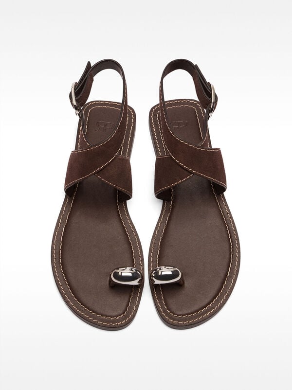 Leather sandals with metallic detail