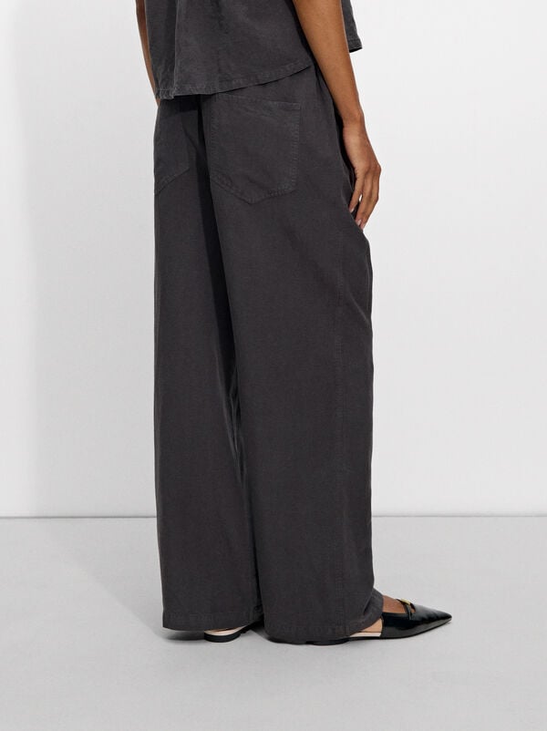 Fluid pants with linen