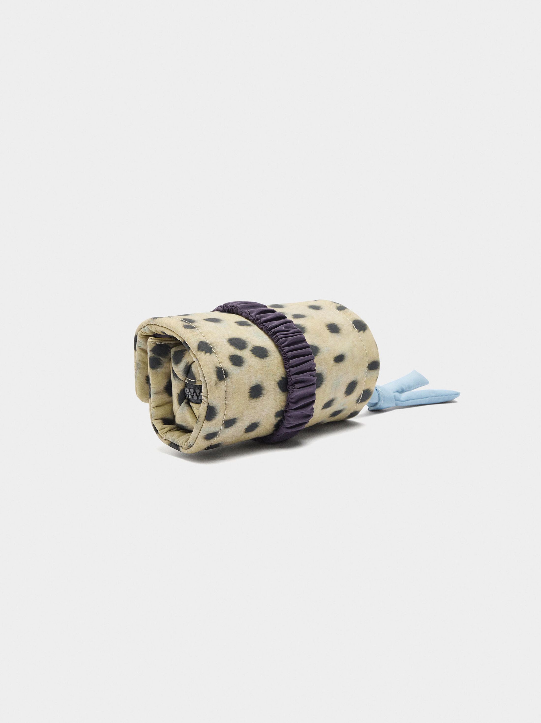 Jewellery roll in animal-print nylon image number 2.0