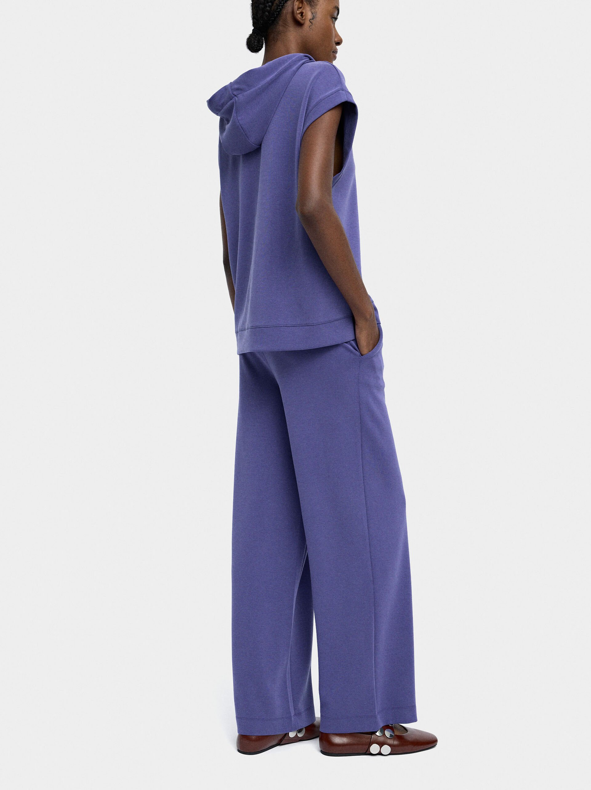 Trousers with elastic waist image number 3.0