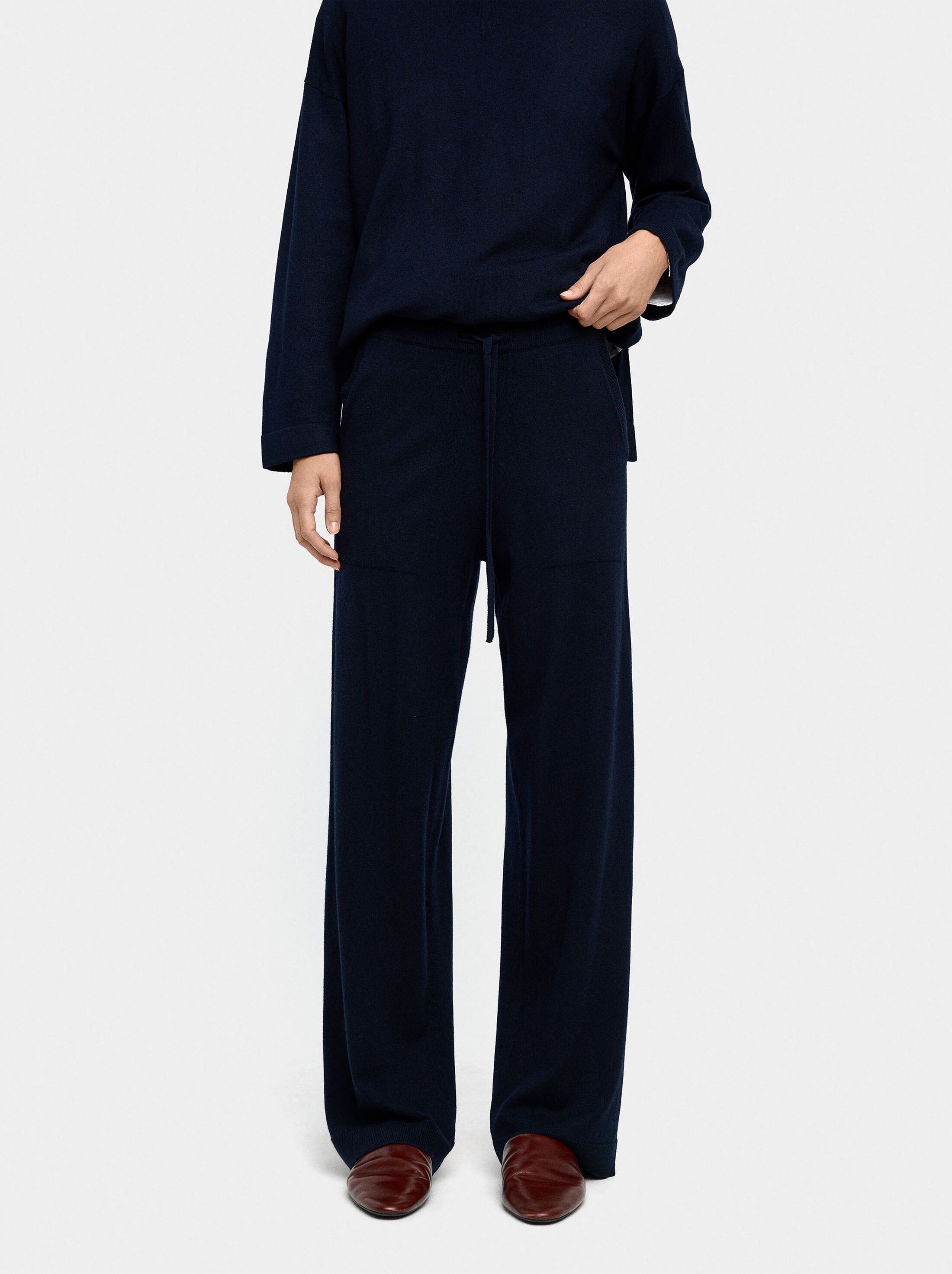 Knit trousers image number 1.0