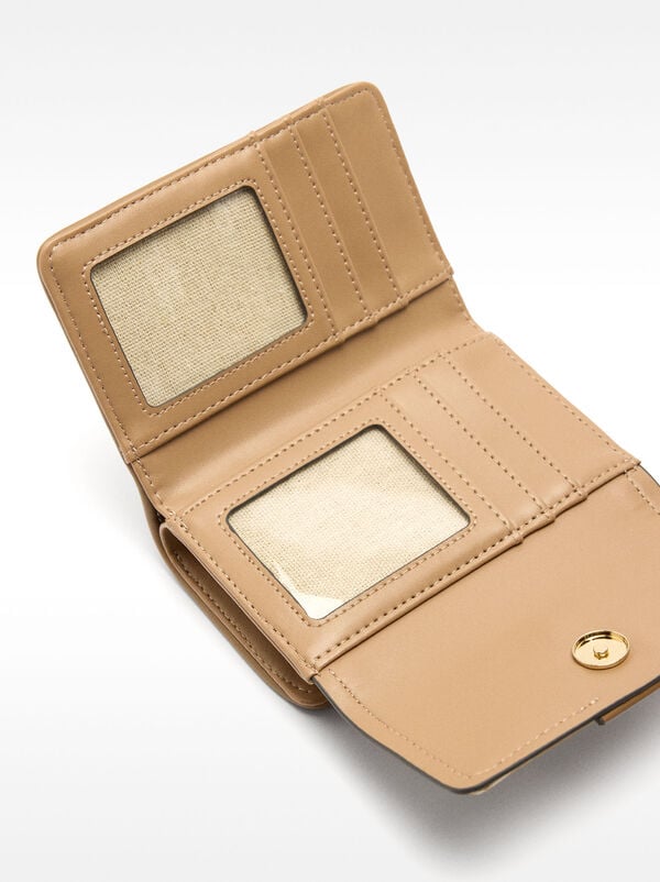 Straw-effect wallet