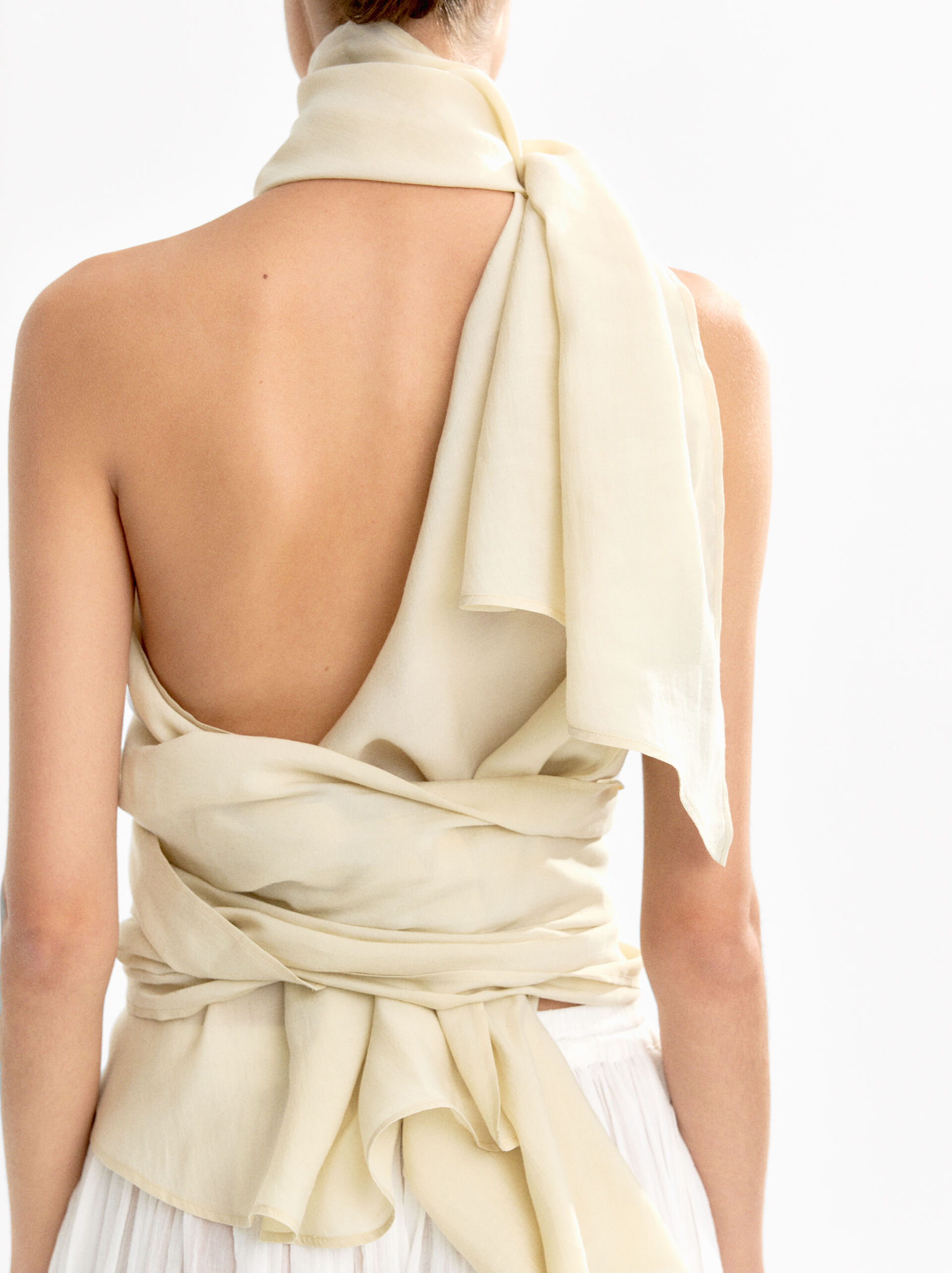 Asymmetrical top with knot image number 4.0