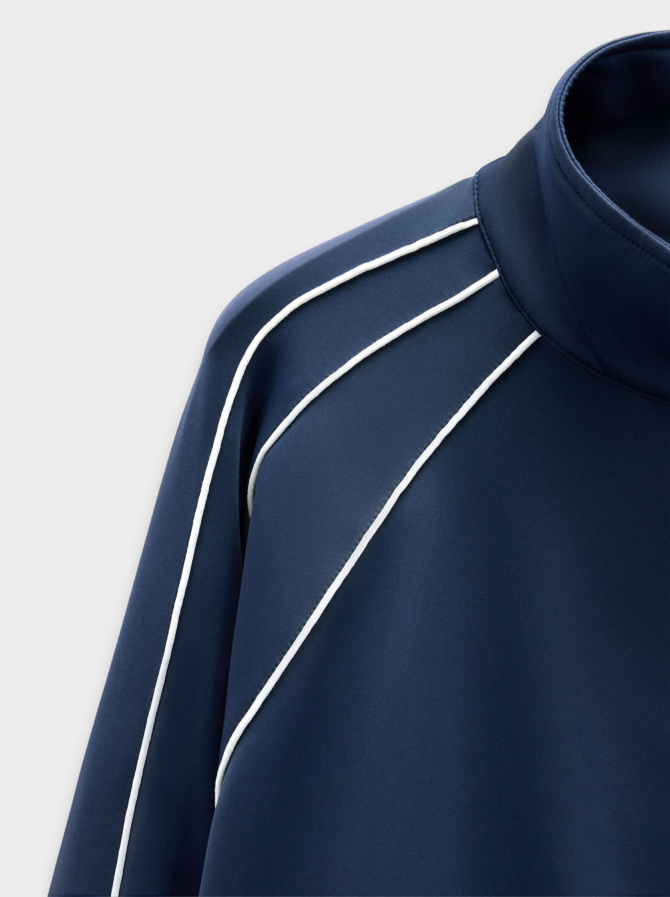 Padel jacket with contrast piping image number 6.0