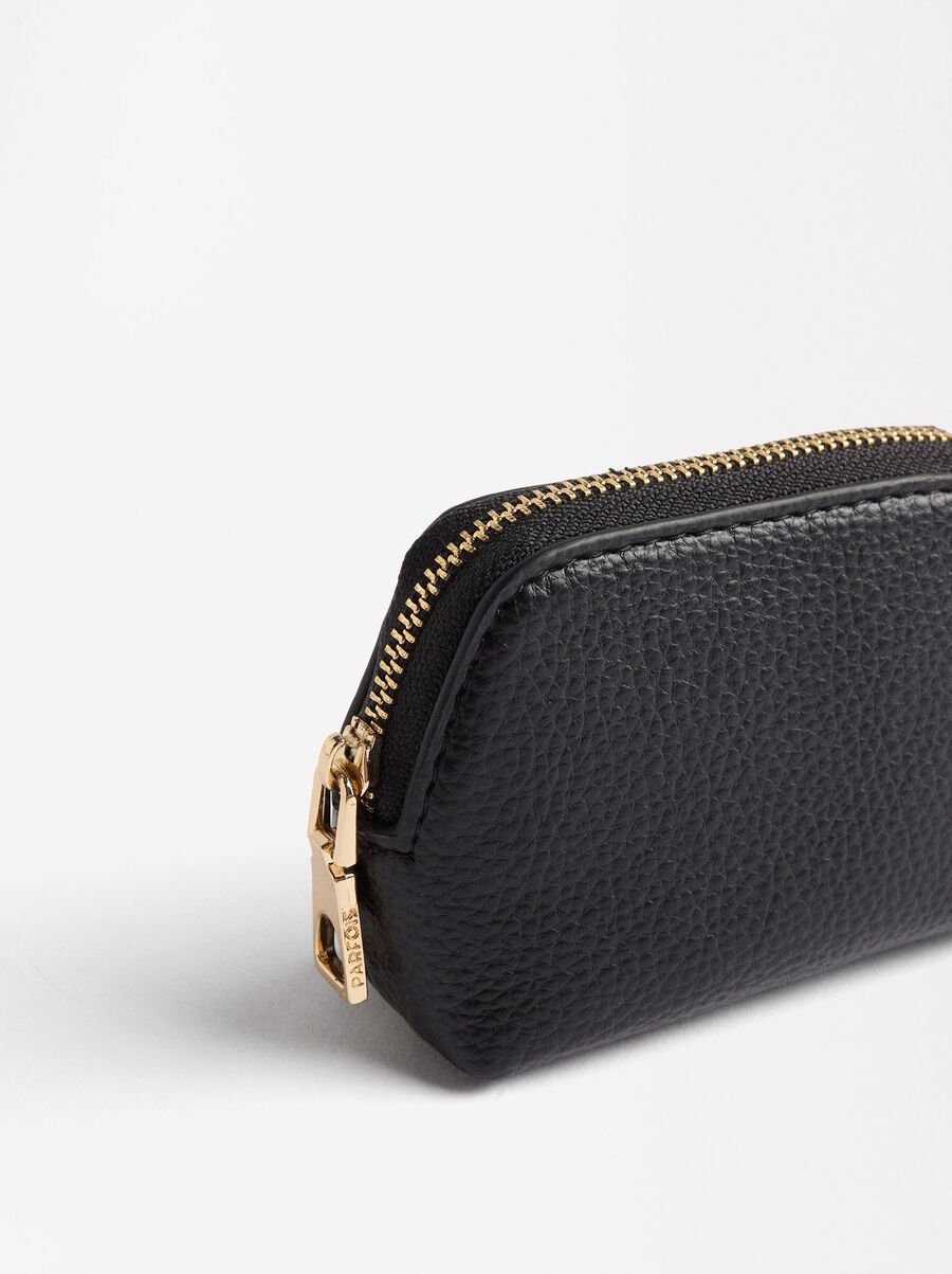 Textured coin purse