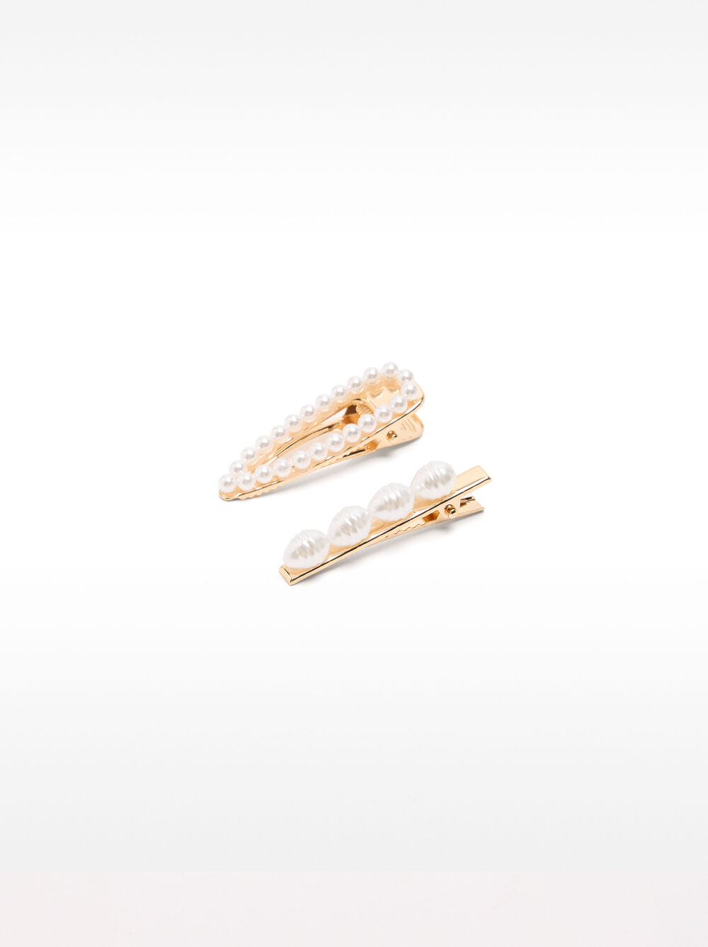 Set of pearl hair clips
