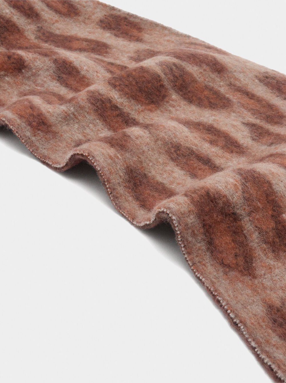 Printed scarf with fringes