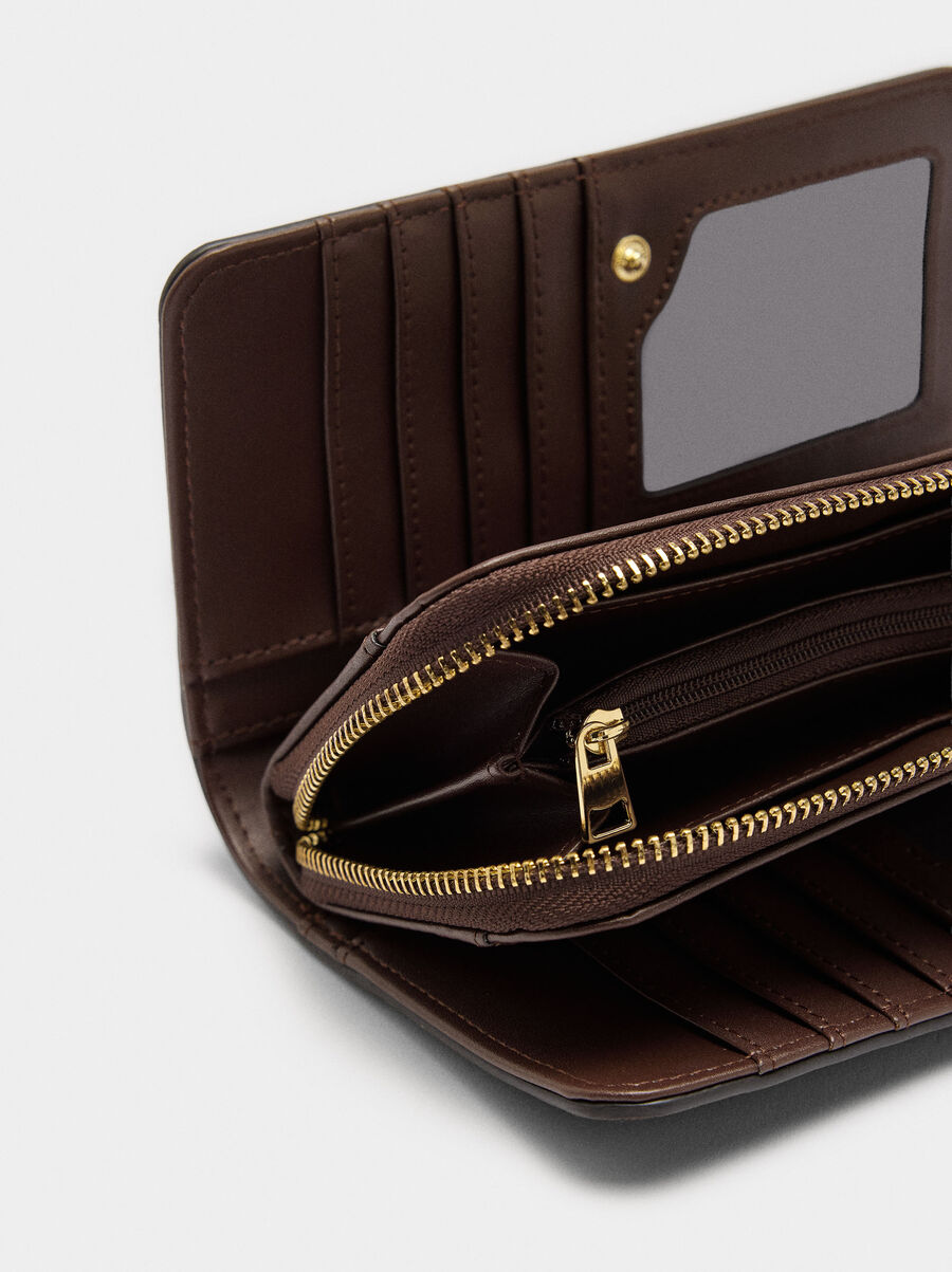 Wallet with contrast leather