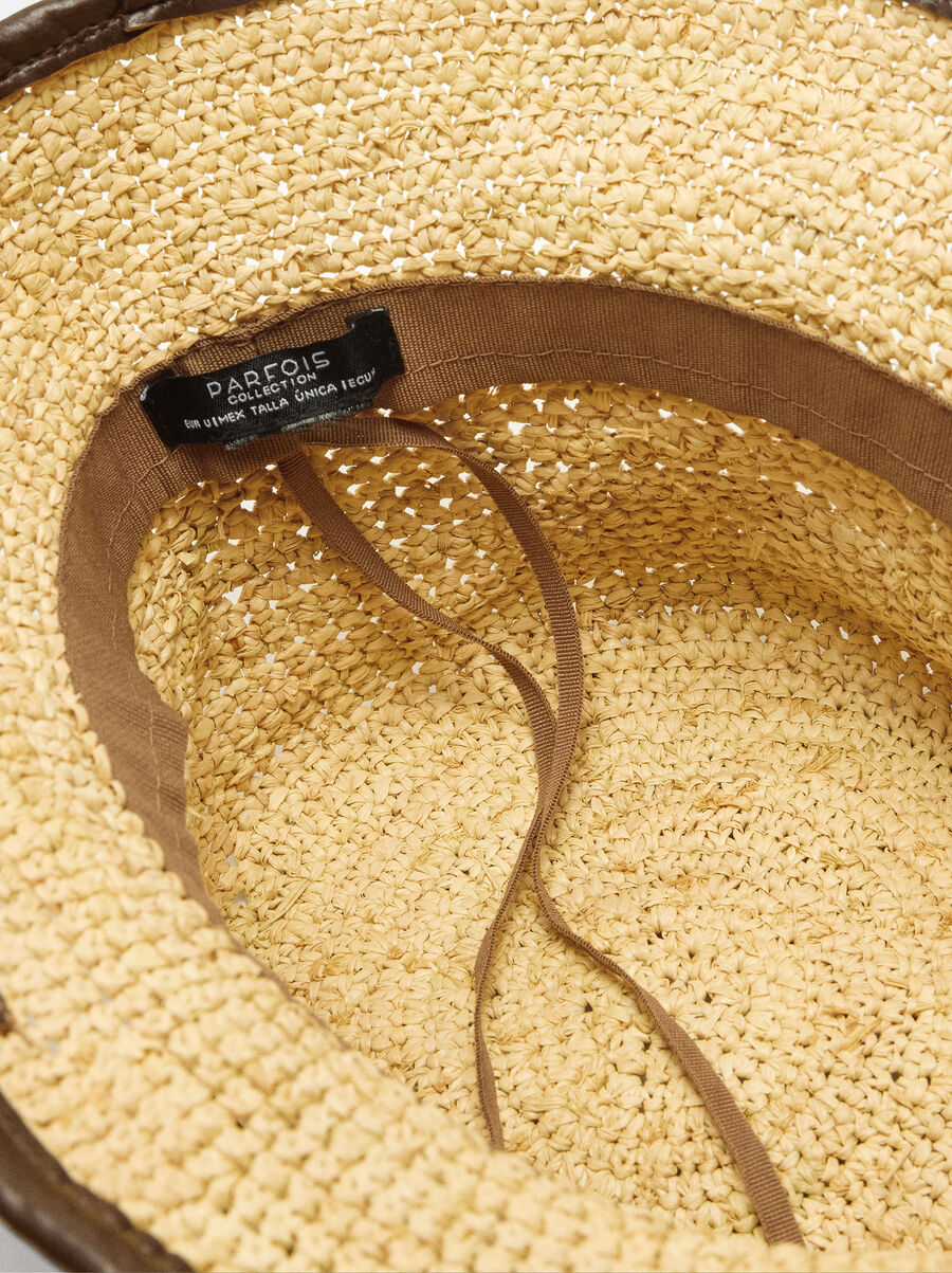 Cappello bucket in rafia