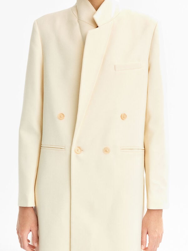 Long blazer with shoulder pads