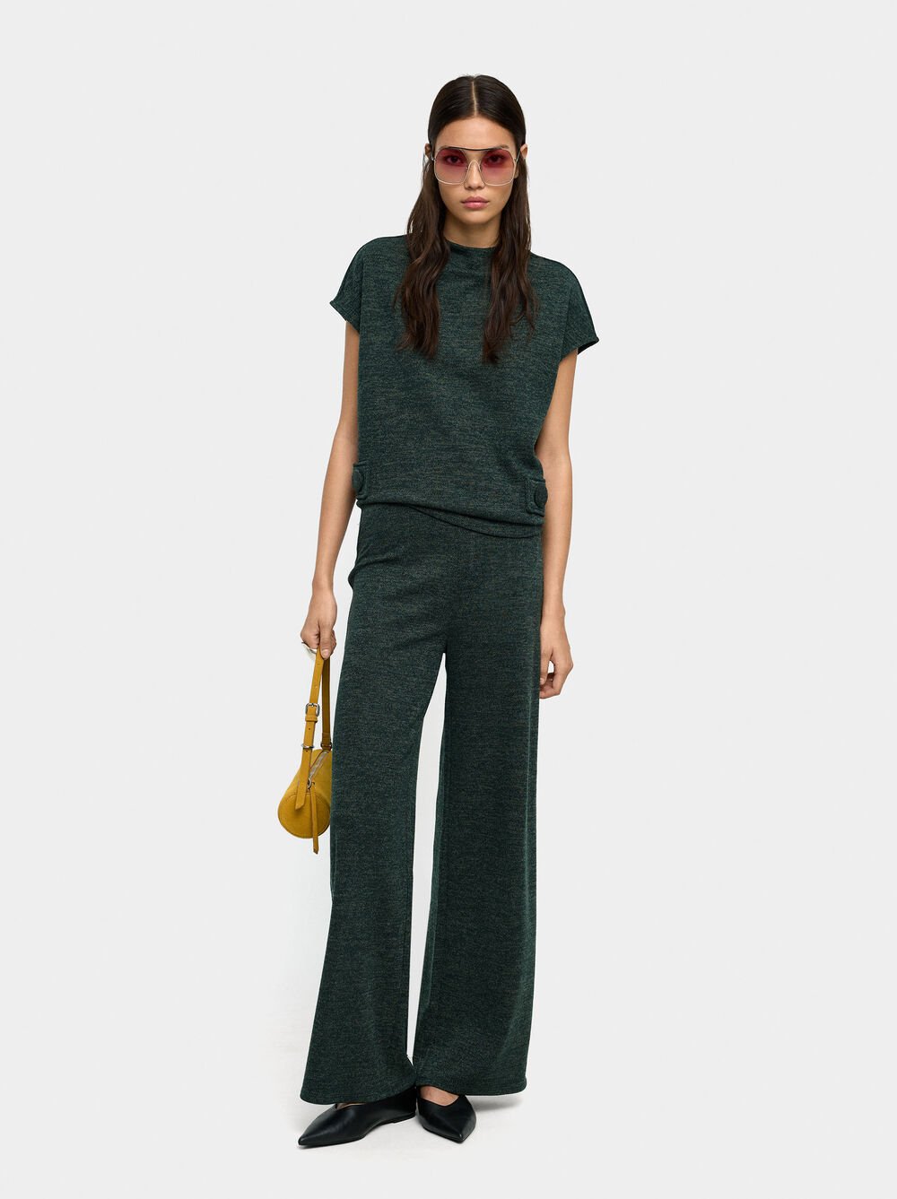 Trousers with elastic waist