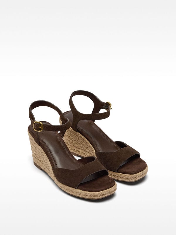 Leather wedge sandals