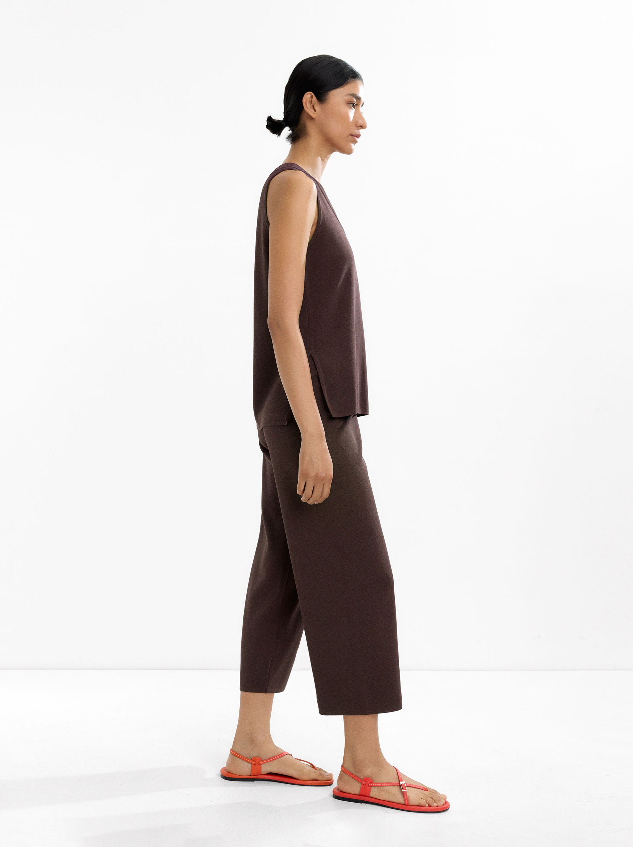 Cropped knit pants image number 2.0