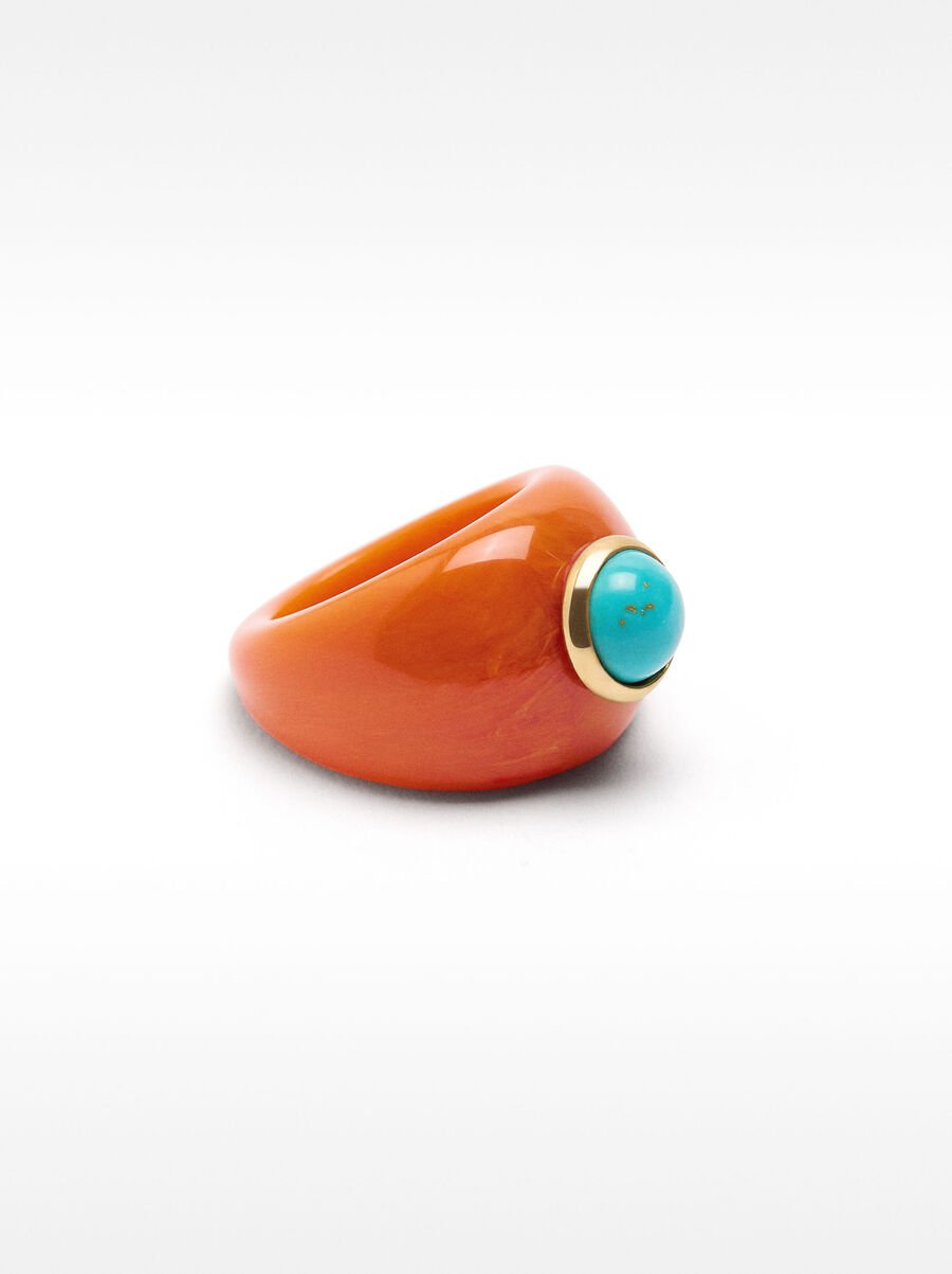 Resin ring with stone