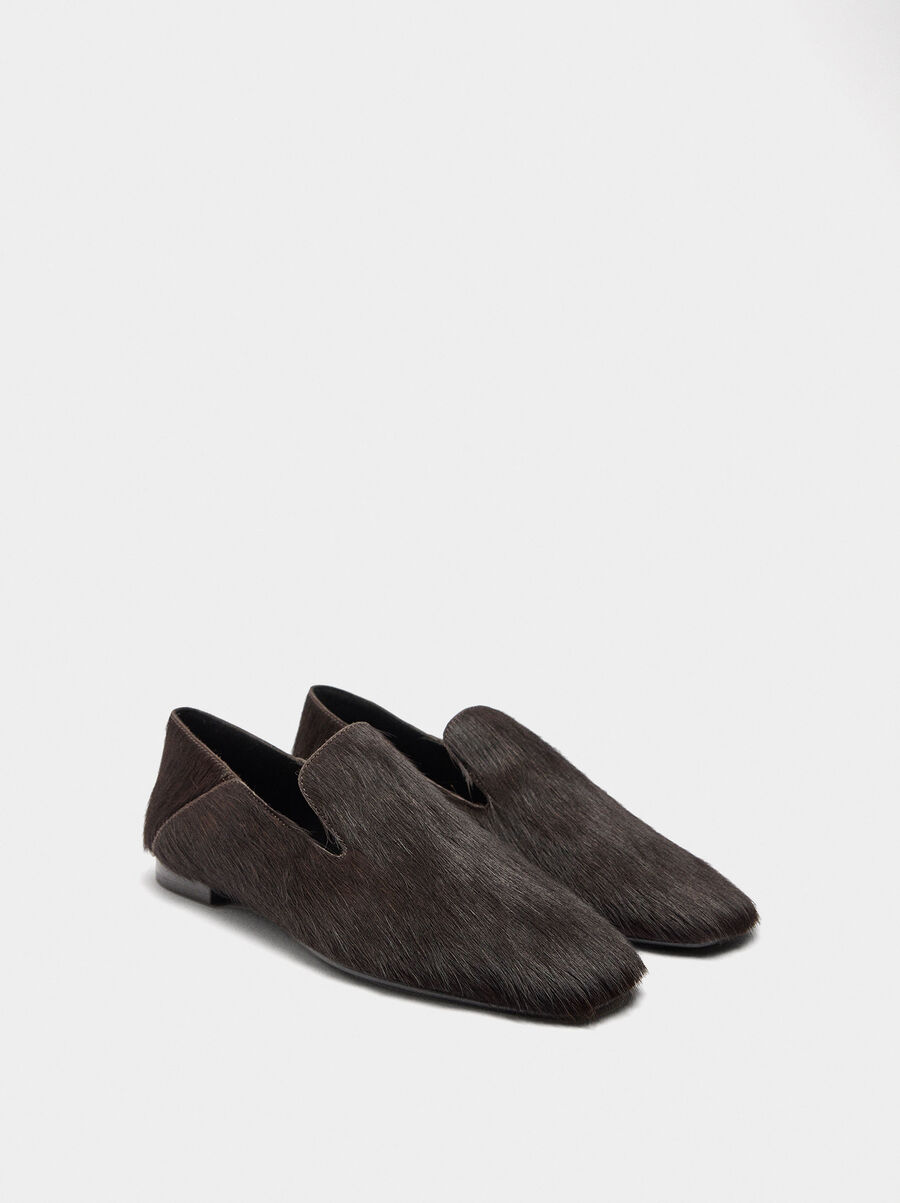 Leather flat shoes