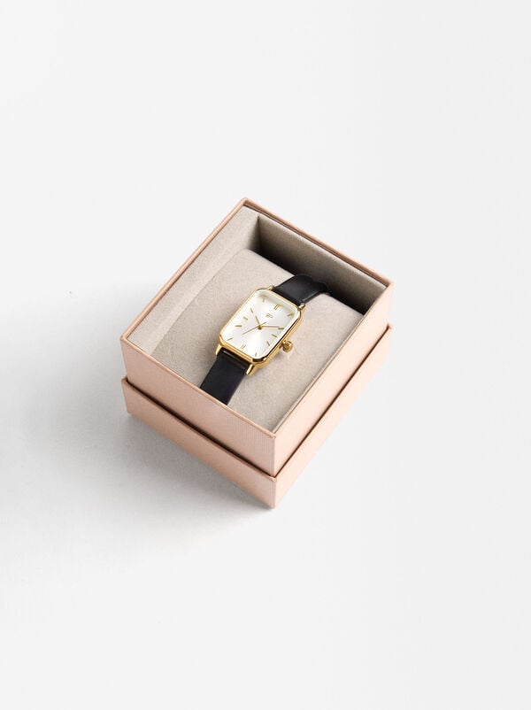 Square case watch