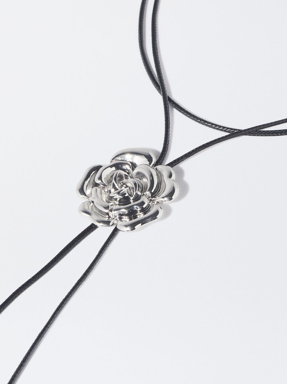 Rope Necklace With Flower