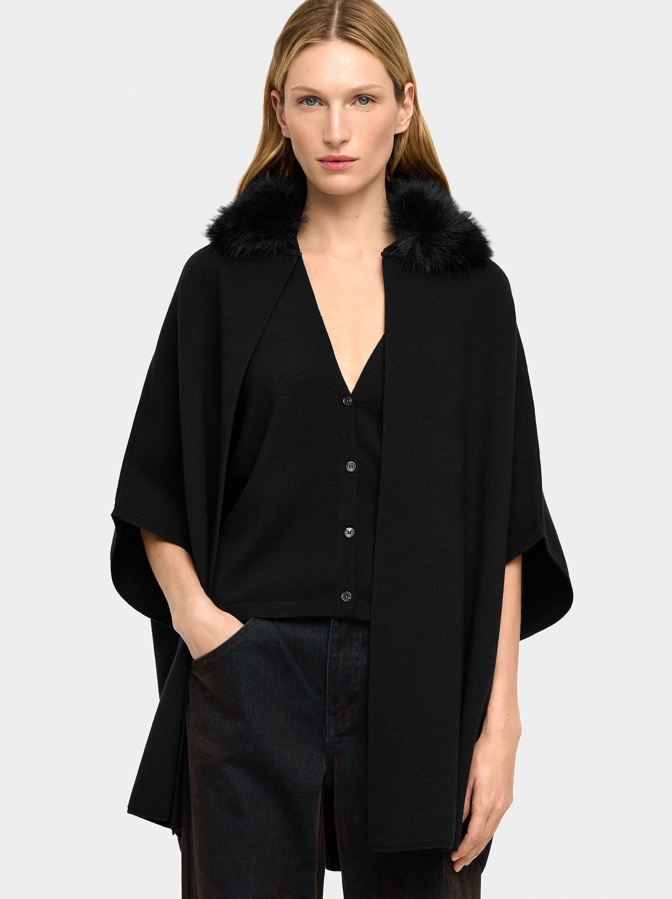 Ponxo de malla de coll amb efecte de pèl image number 3.0