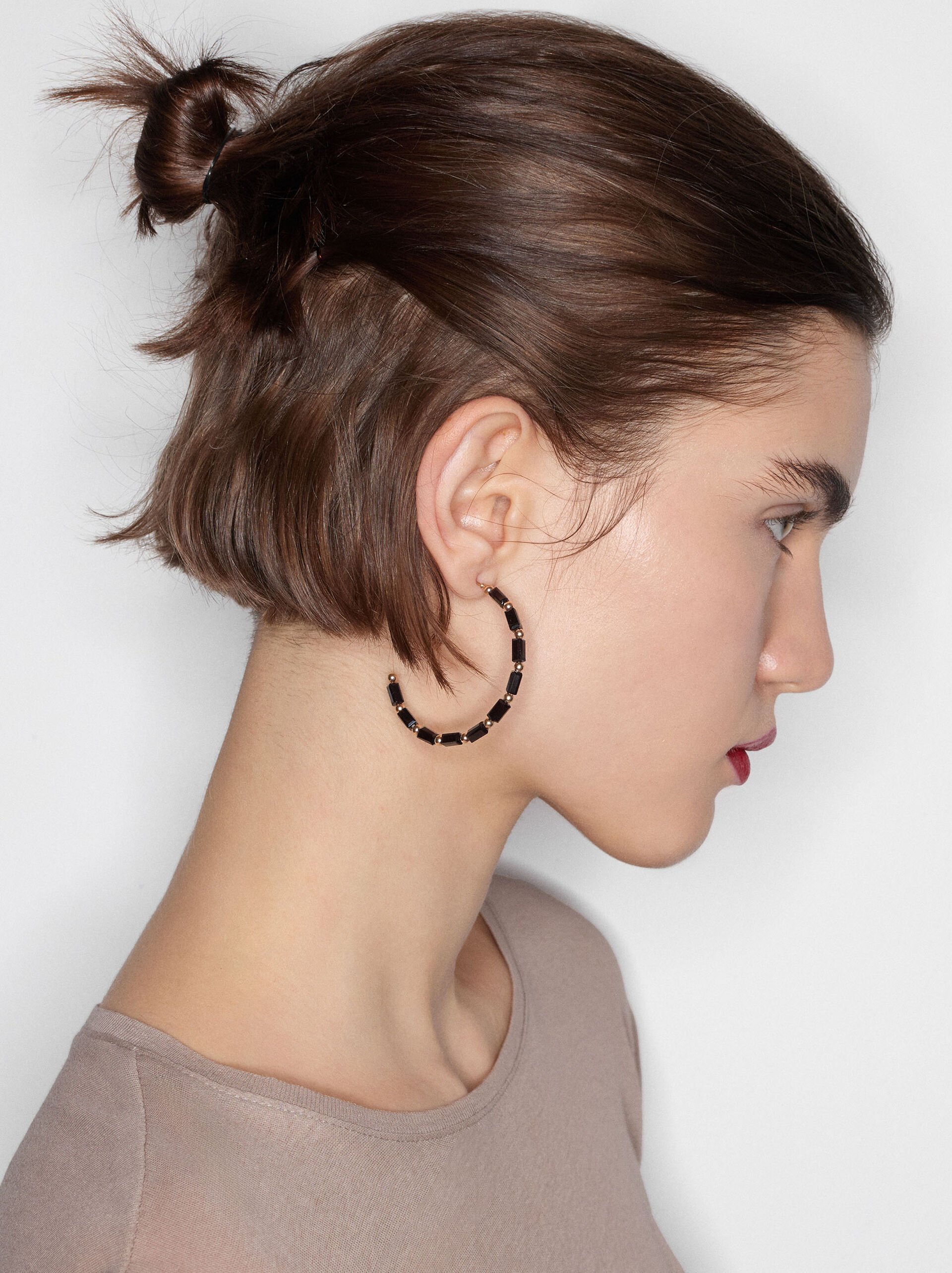 Pendientes de aro largos con abalorios image number 0.0