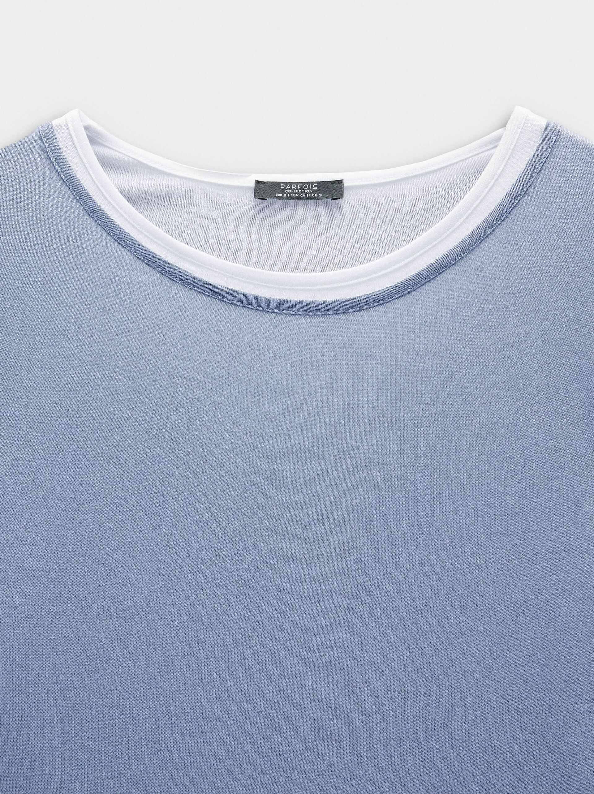 Bicolor T-Shirt image number 5.0