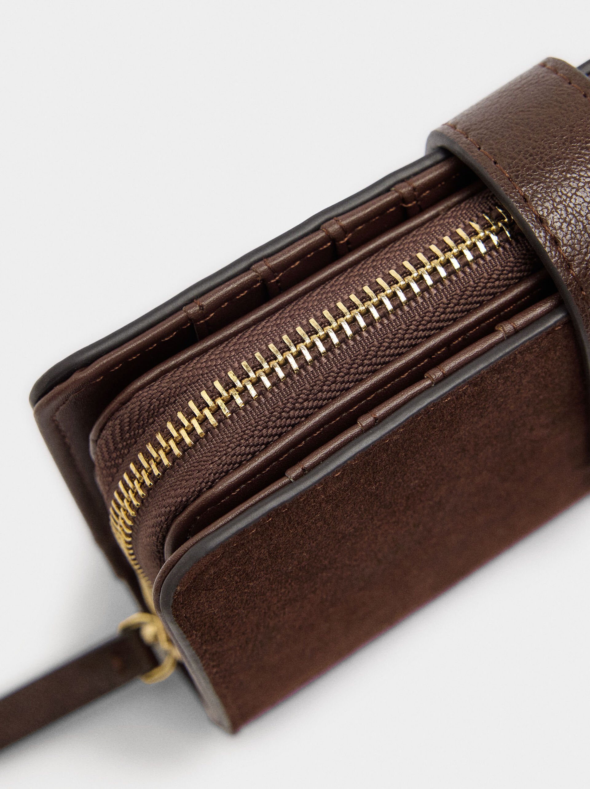 Wallet with contrast leather image number 1.0