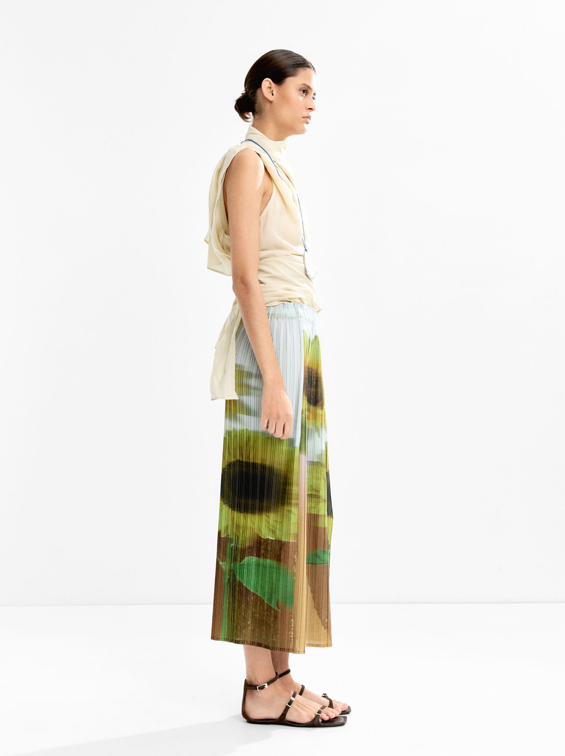 Floral print skirt image number 2.0