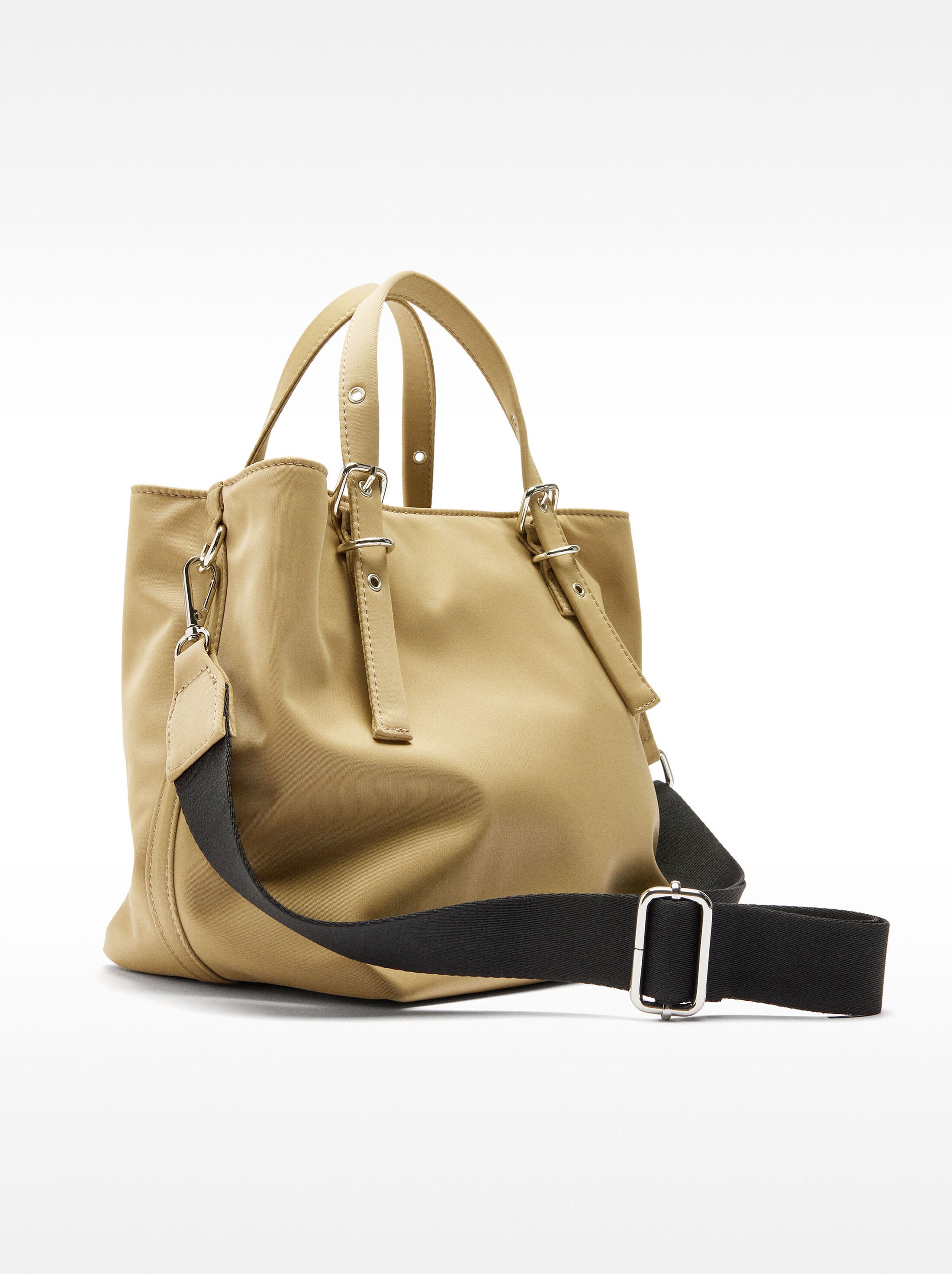 Mala tote de nylon com penduro image number 2.0
