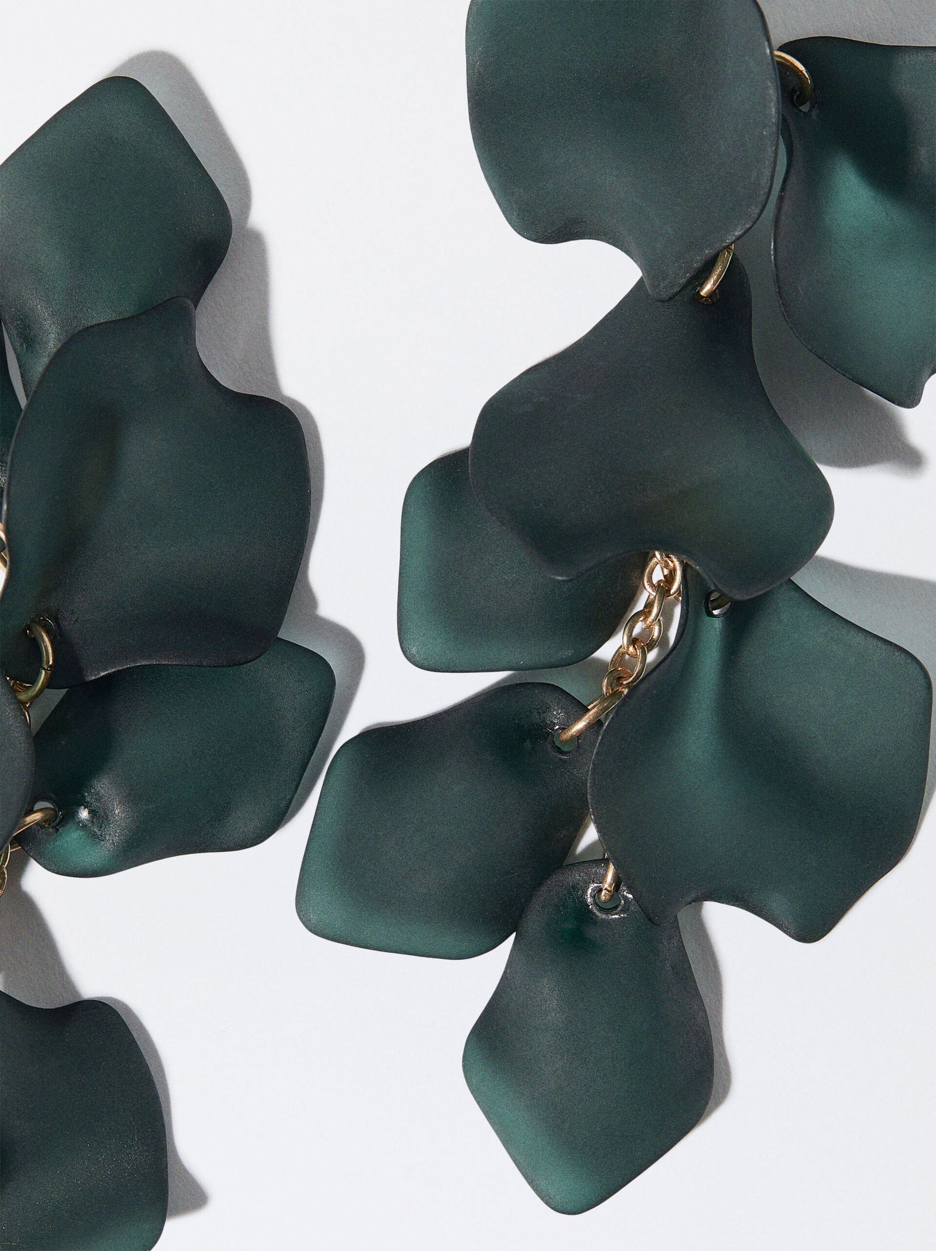 Steel Earrings With Petals image number 1.0