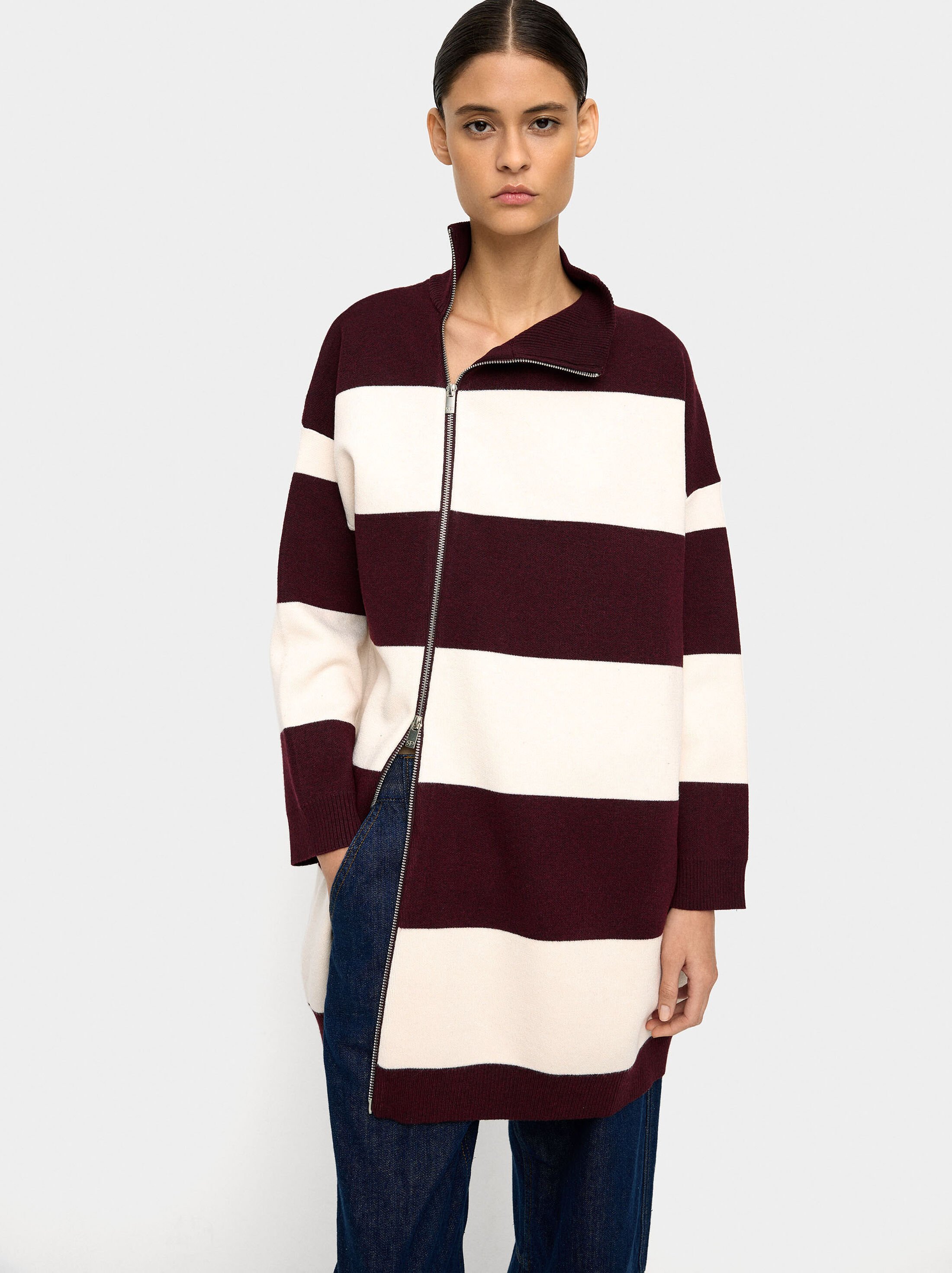 Knit dress with stripes image number 4.0