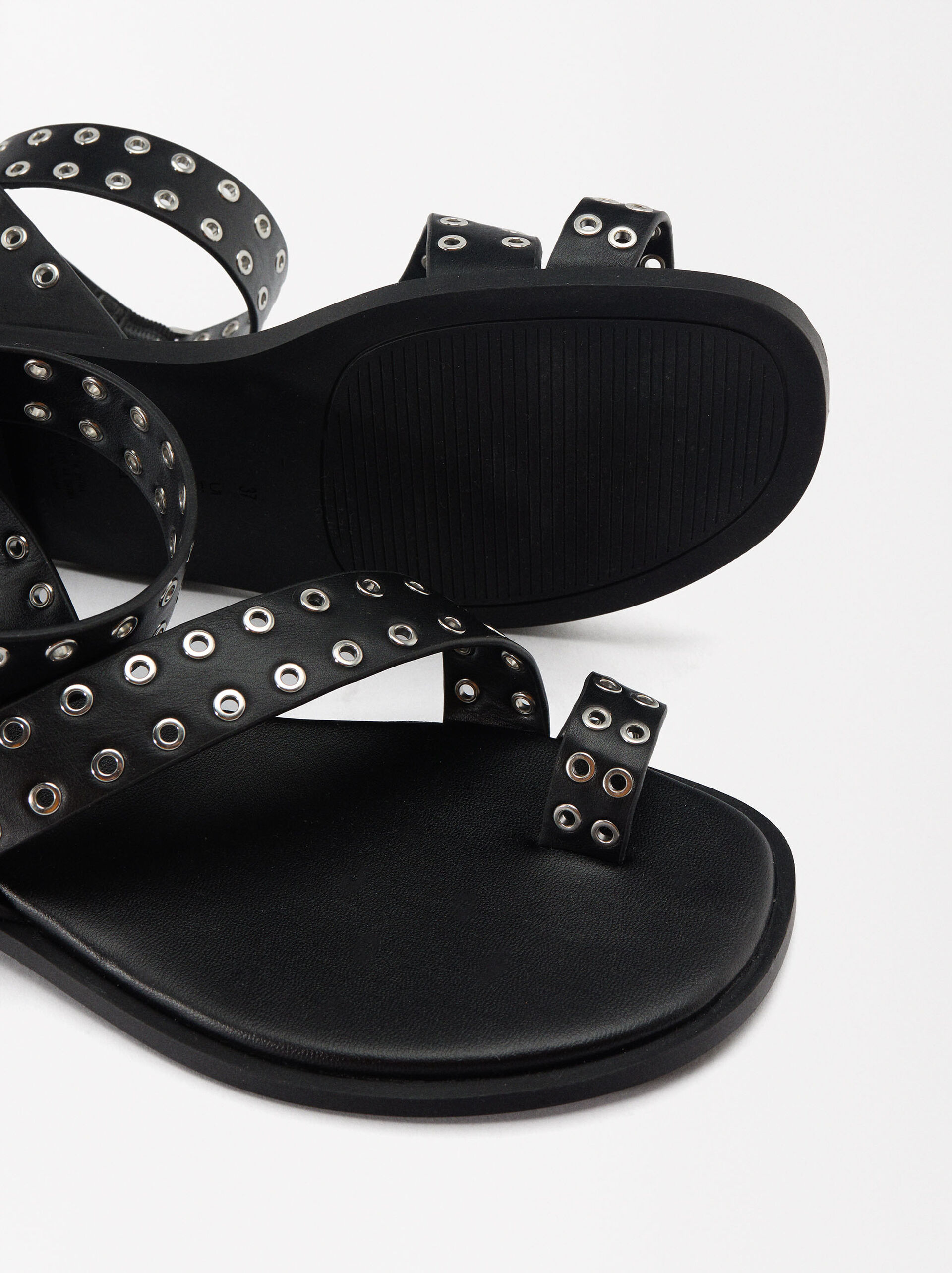 Flat Sandals With Studs  image number 4.0