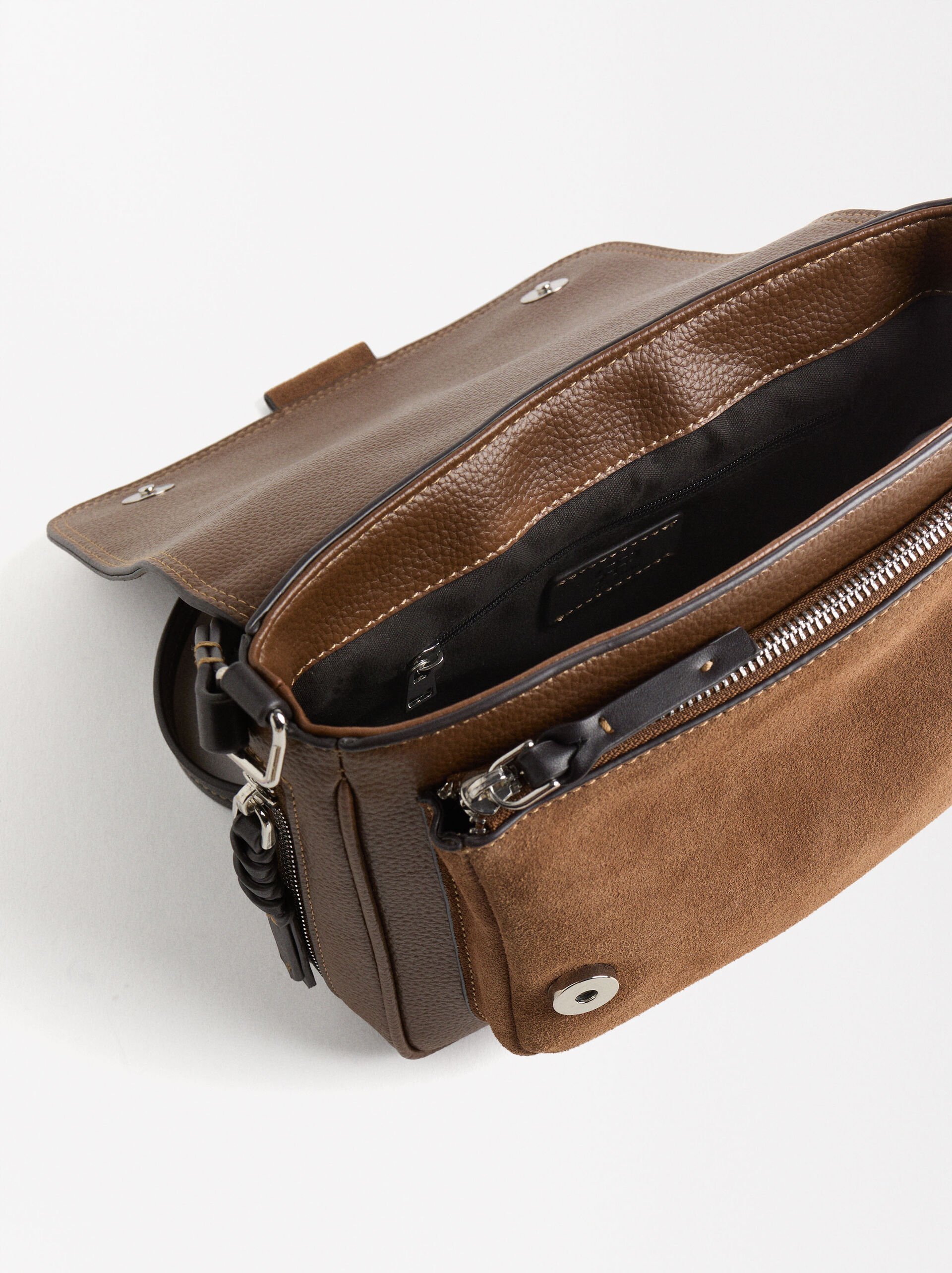 Bolso bandolera con piel image number 4.0