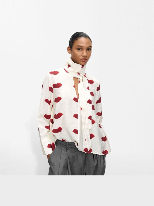Printed blouse with high neck