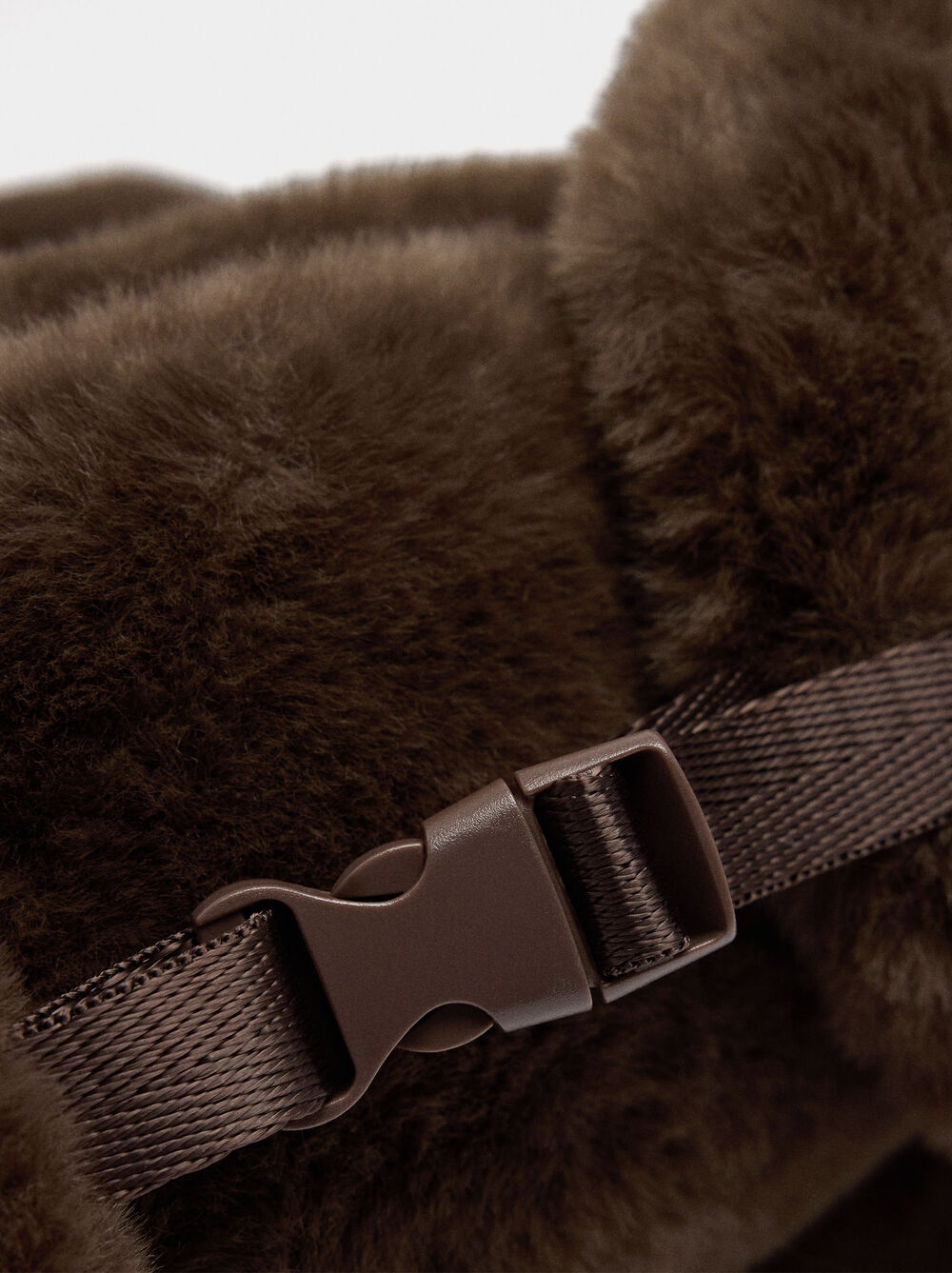 Trappermütze mit Kunstfell