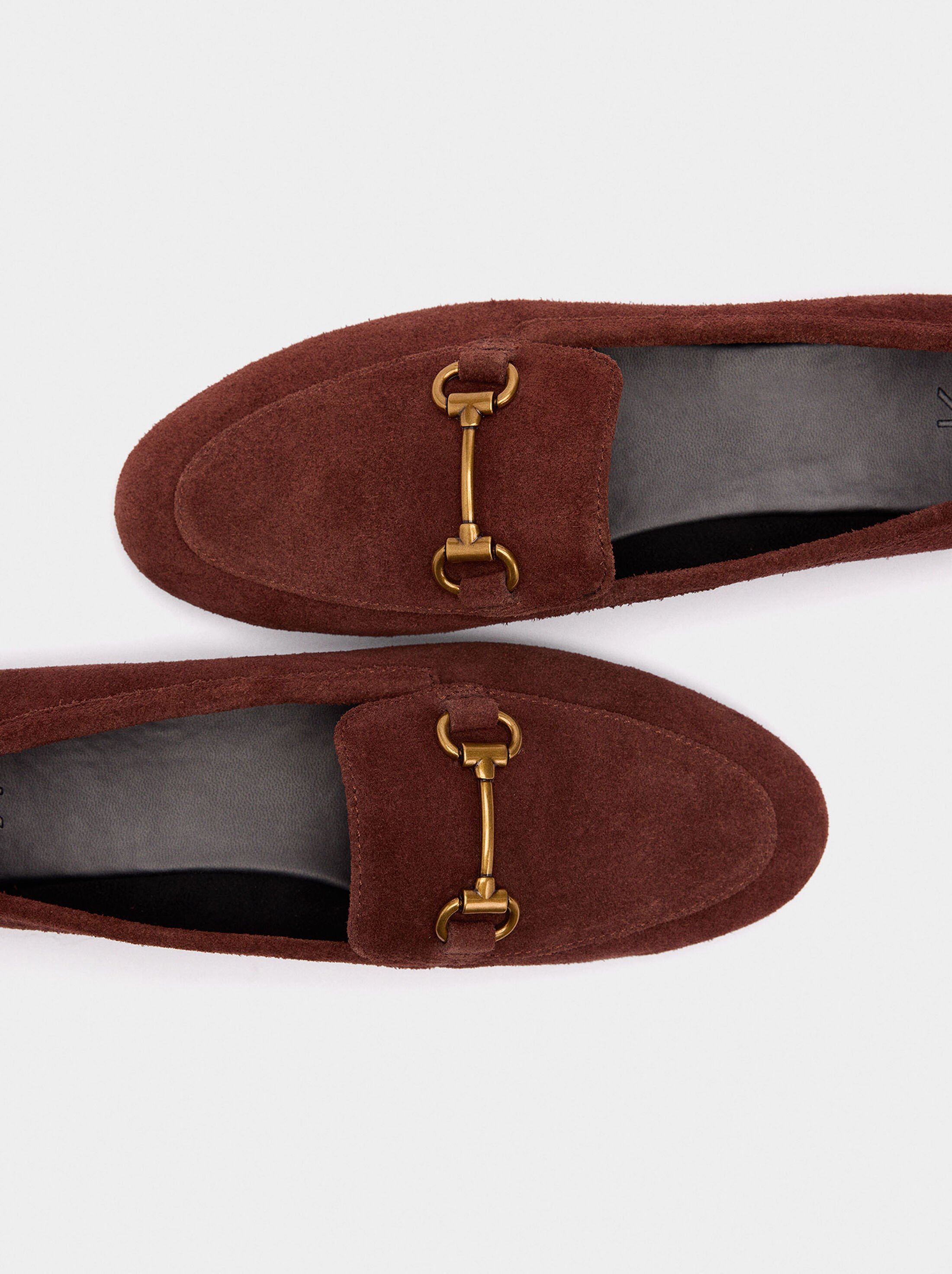 Mocassins de pell amb sivella image number 4.0