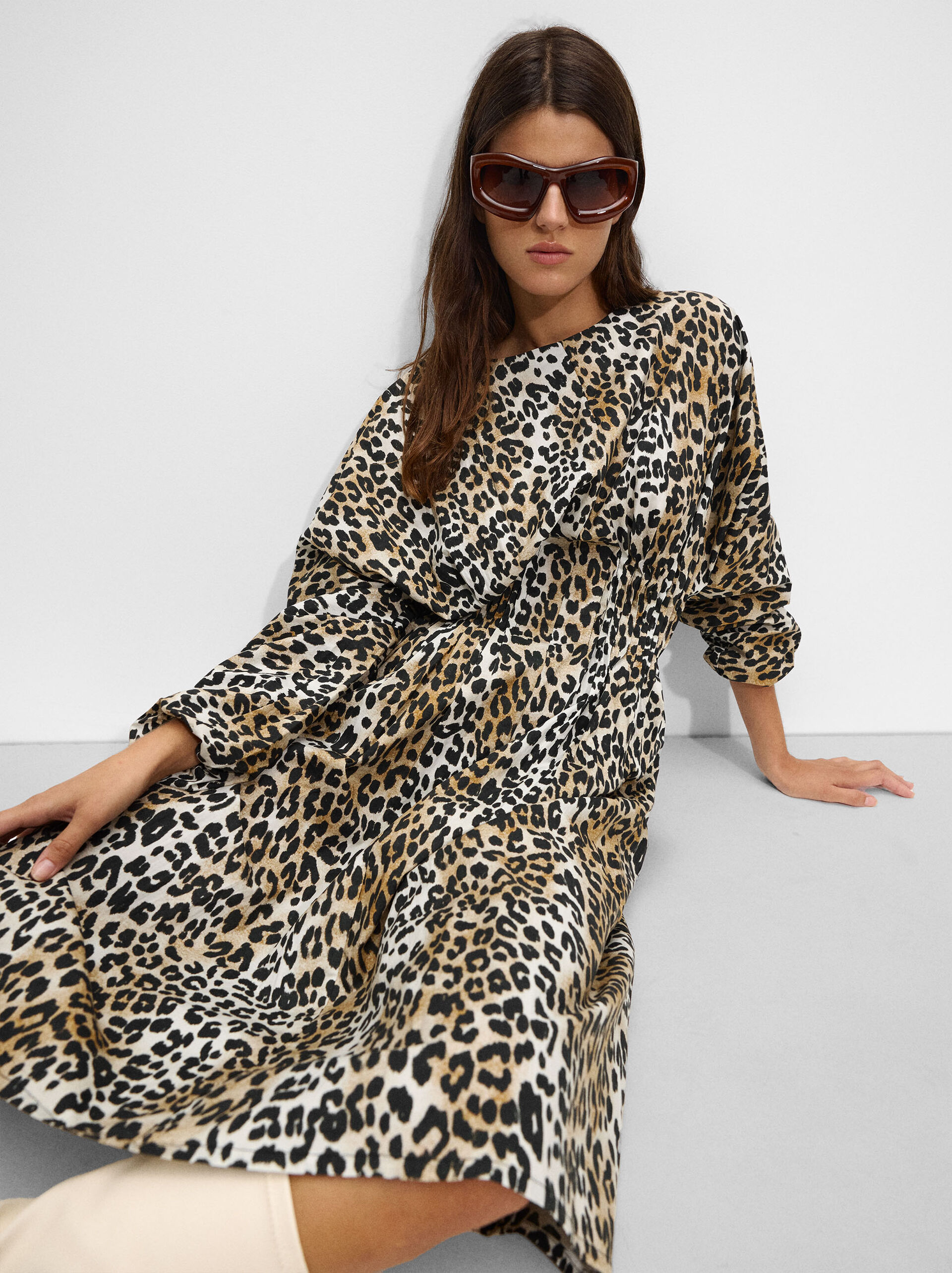 Leopard print midi dress image number 1.0